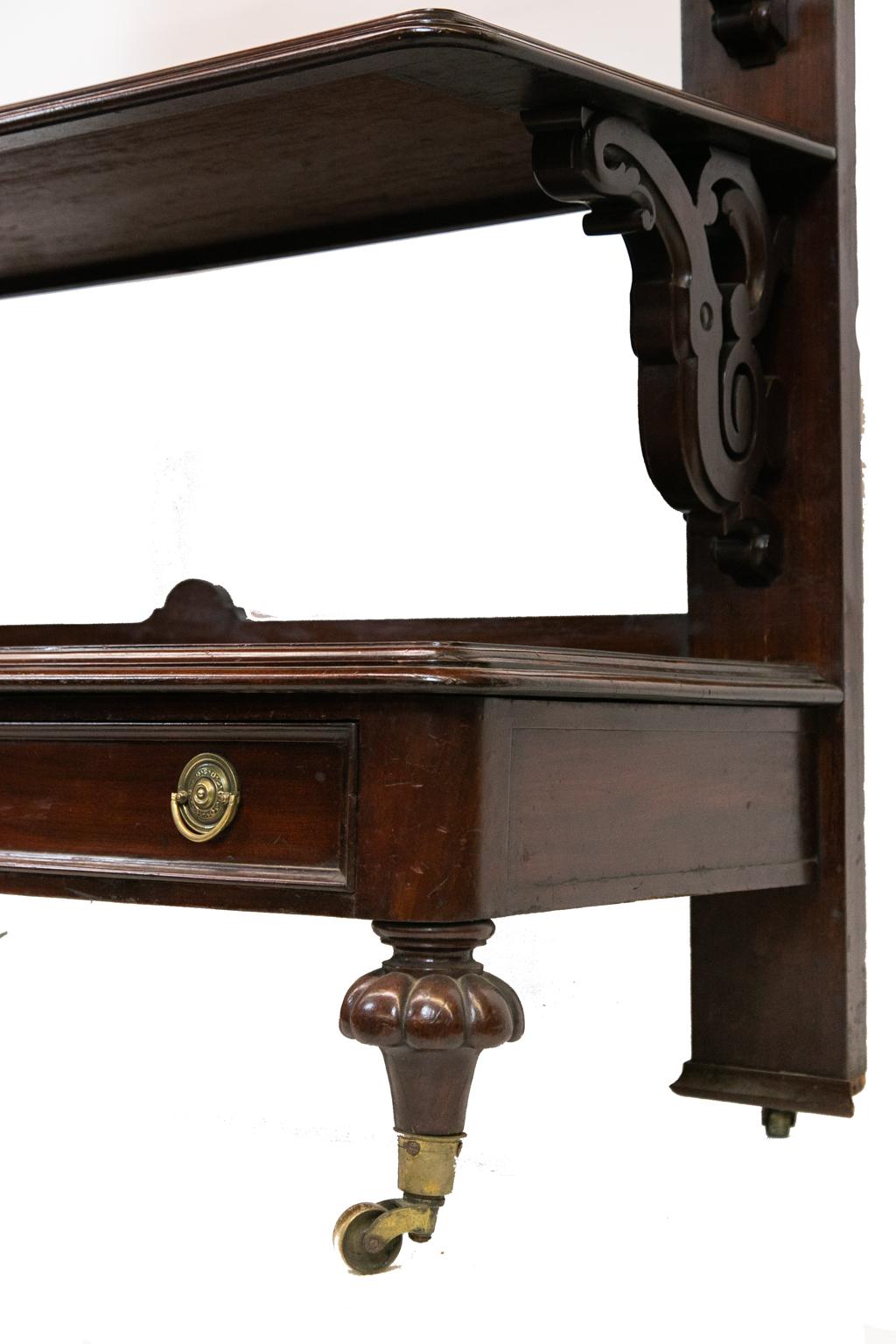 Mid-19th Century Three-Tiered English William IV Server For Sale