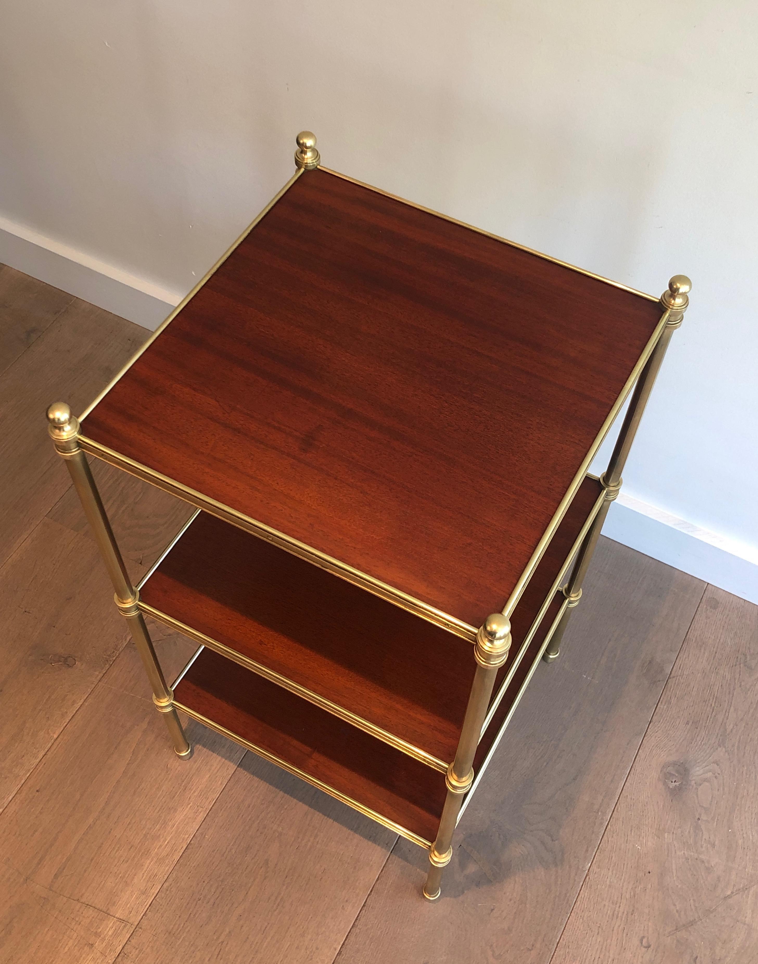 Three Tiers Mahogany and Brass Side Table by Maison Jansen In Good Condition For Sale In Marcq-en-Barœul, Hauts-de-France