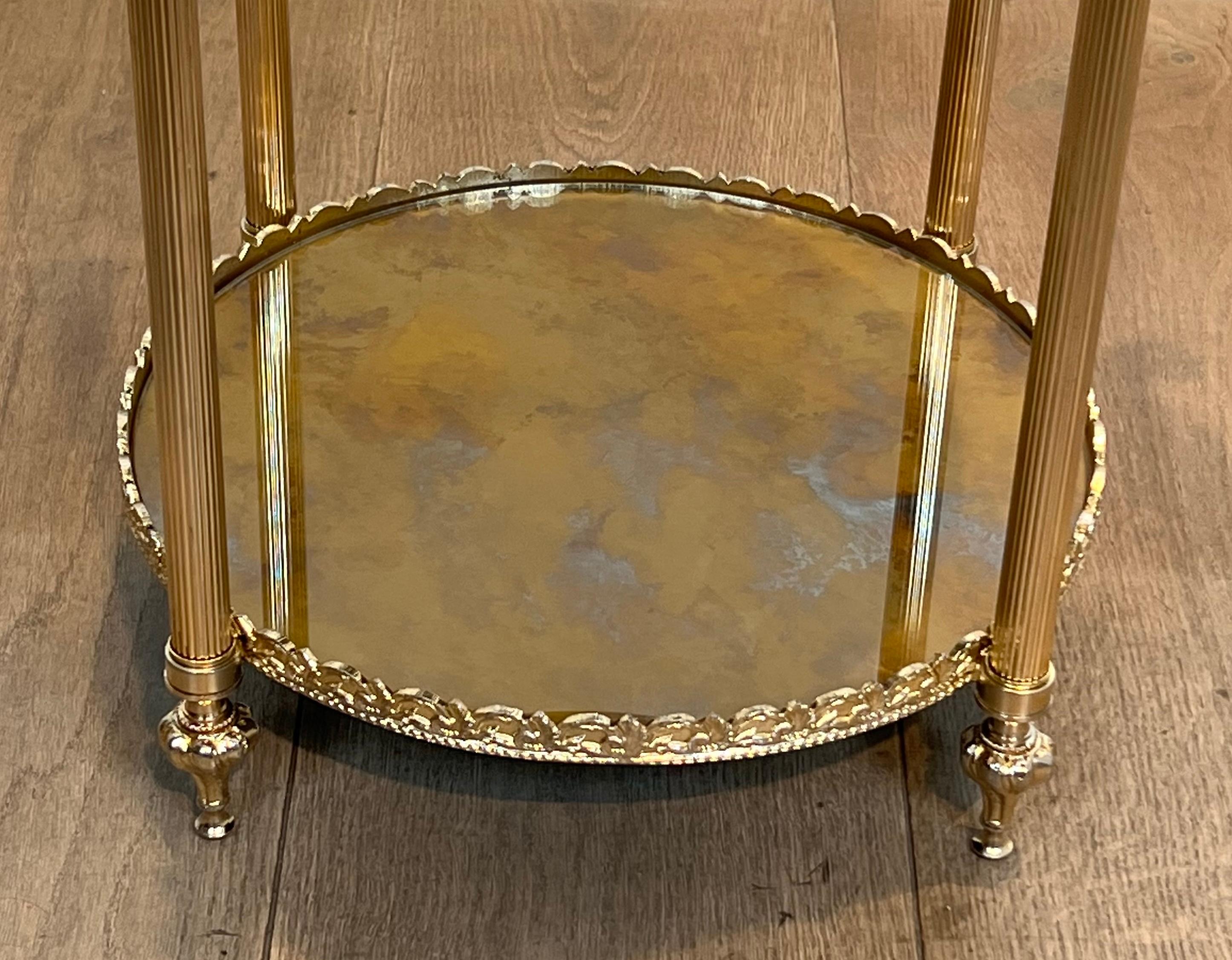 Guéridon rond à trois étages avec dessus en miroir églomisé par Maison Jansen en vente 8