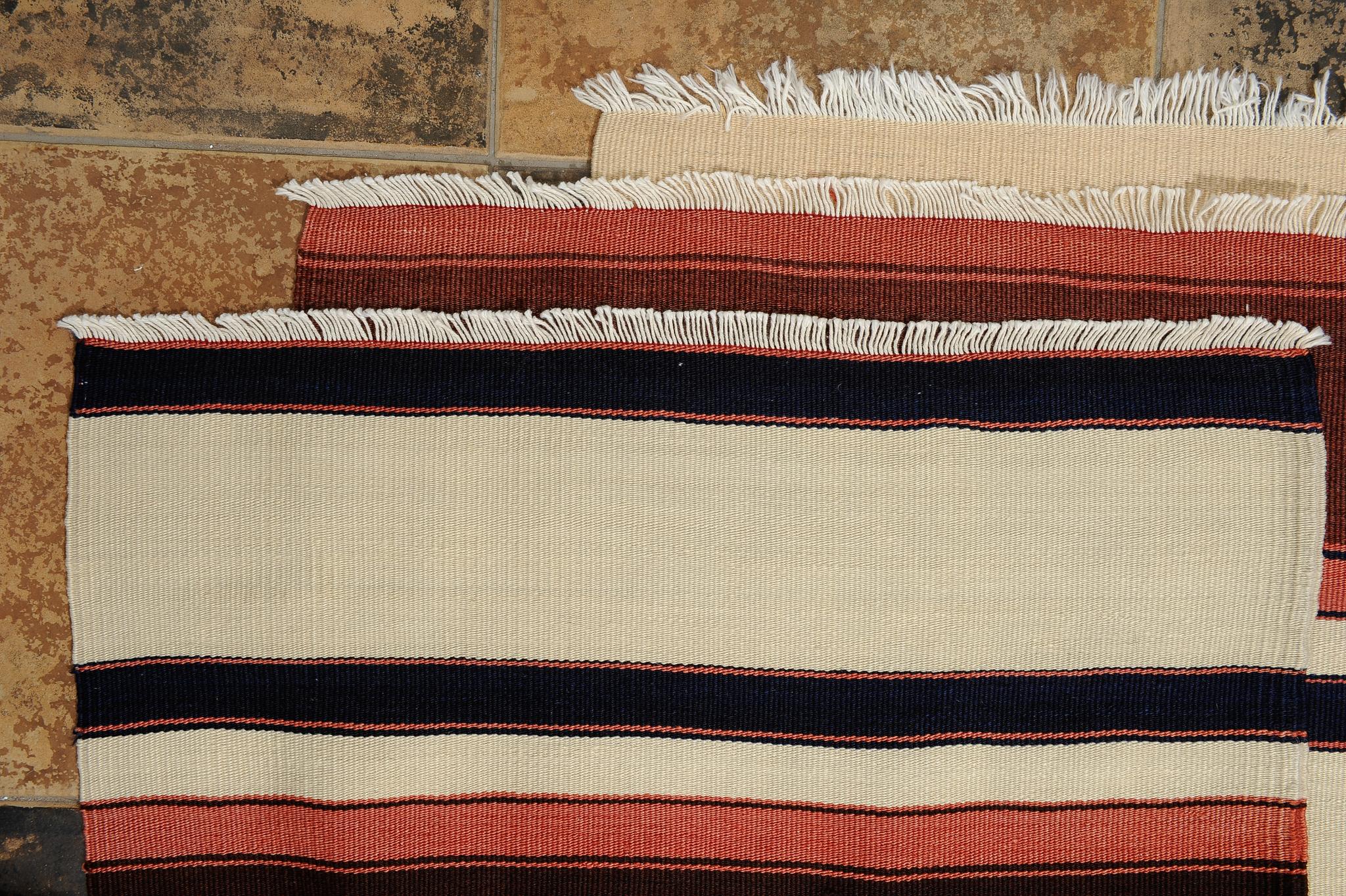 Autre Trois bandes de kilim turques ou lave à plat également pour les revêtements ou les oreillers en vente