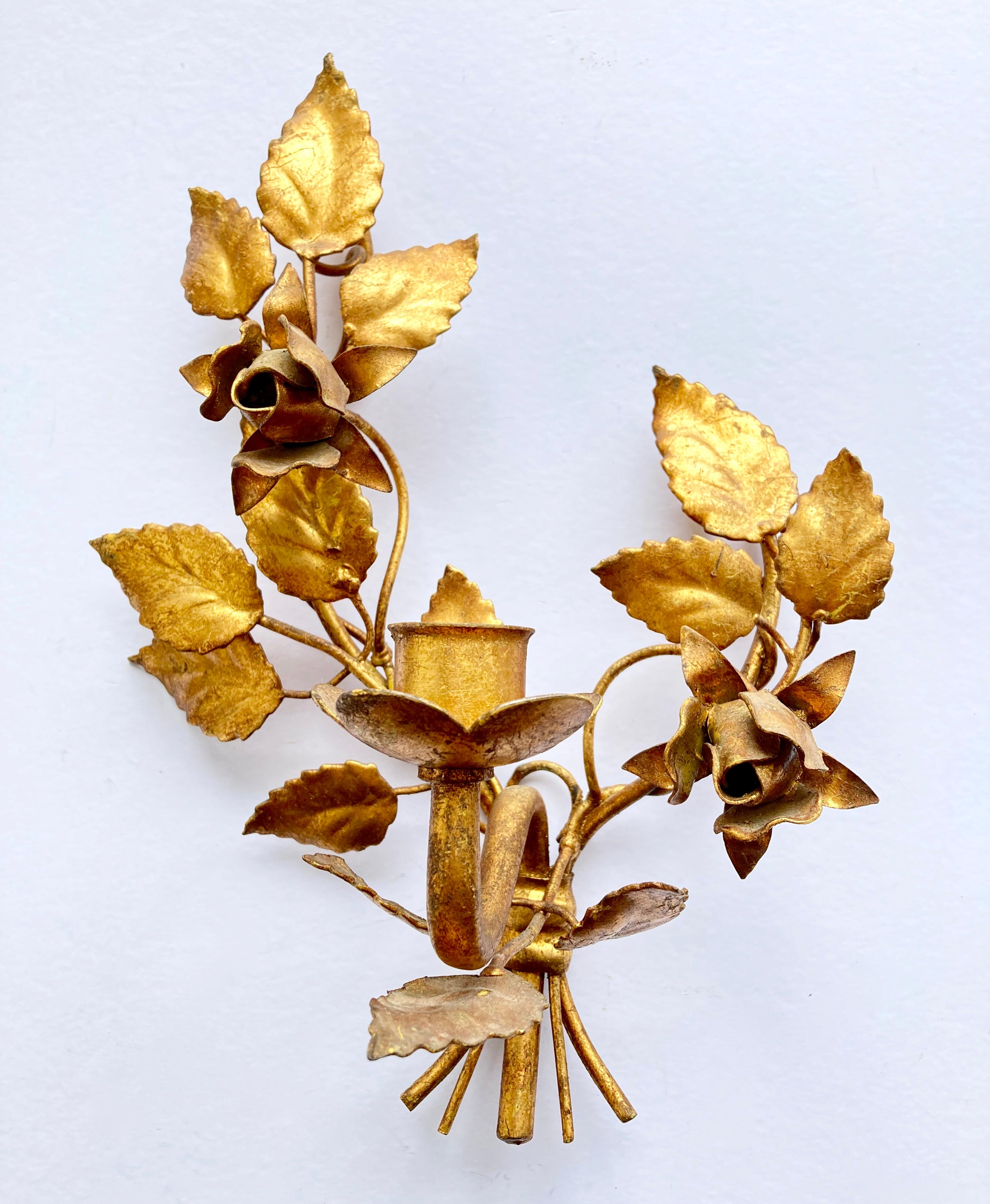 Three Vintage 1960s Italian Gilt Metal Wall Candle Sconces with Roses & Leafs In Good Condition For Sale In COLMAR, FR