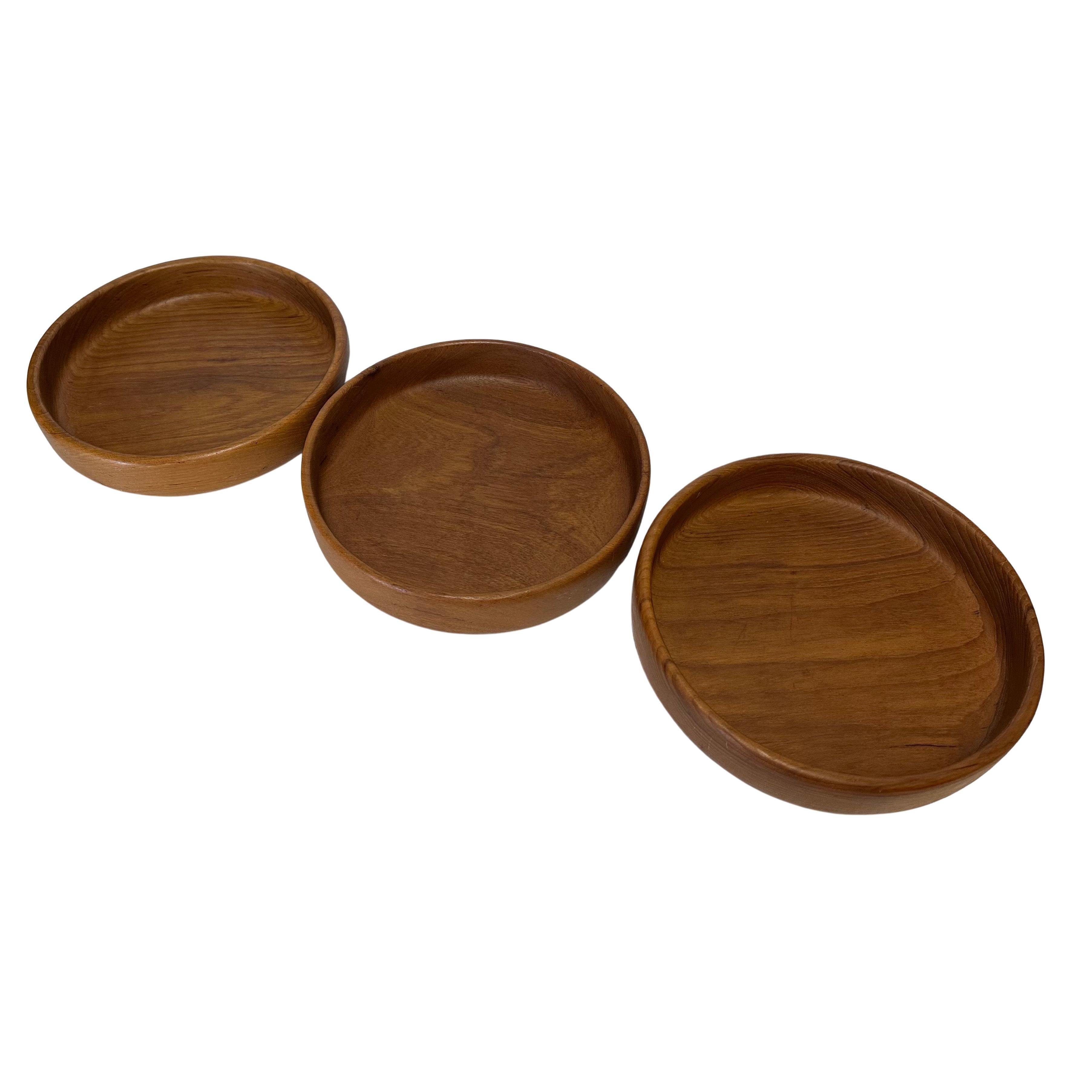 Hand-Crafted Three Vintage Danish Modern Teak Salad Bowls in the Style of Dansk For Sale