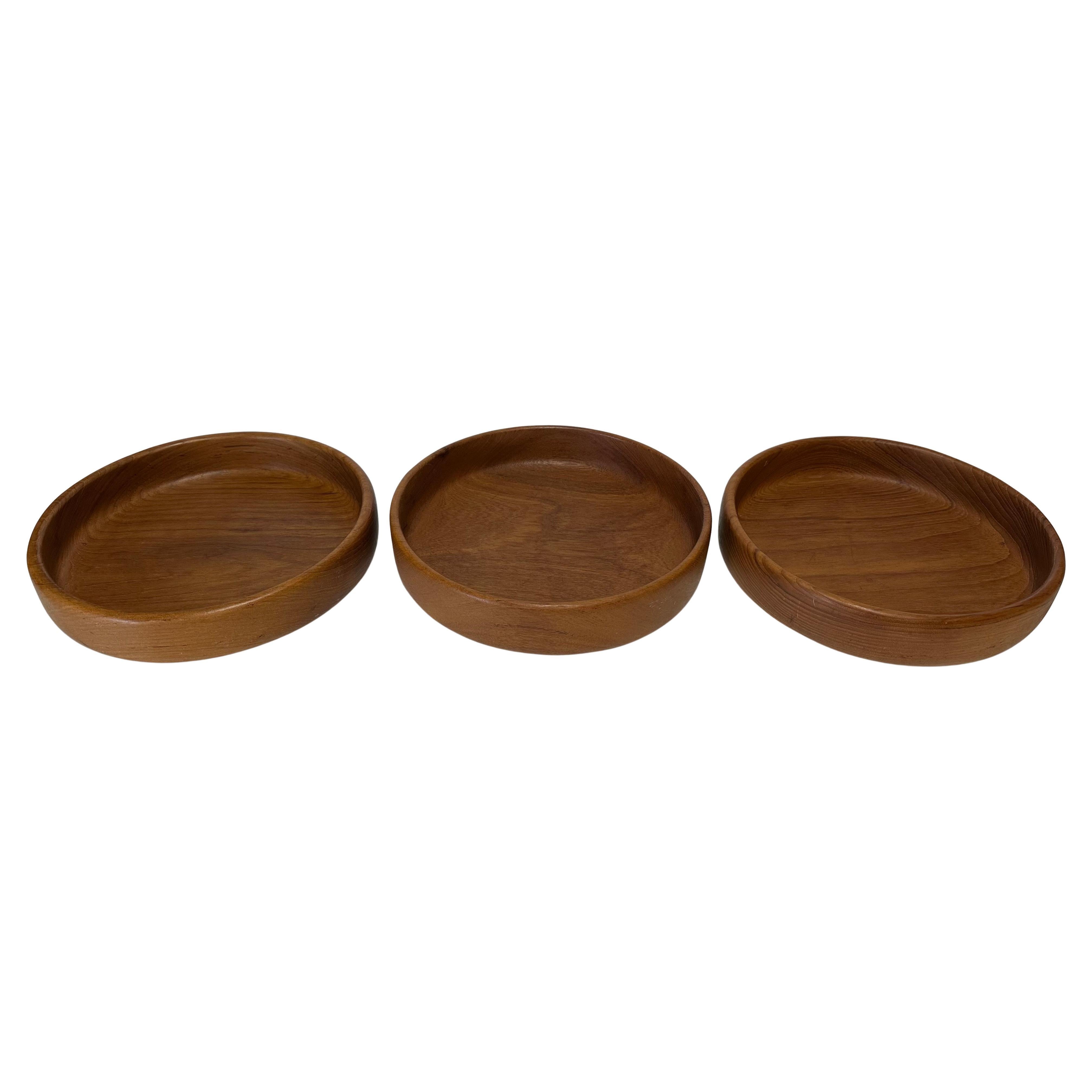 Three Vintage Danish Modern Teak Salad Bowls in the Style of Dansk For Sale