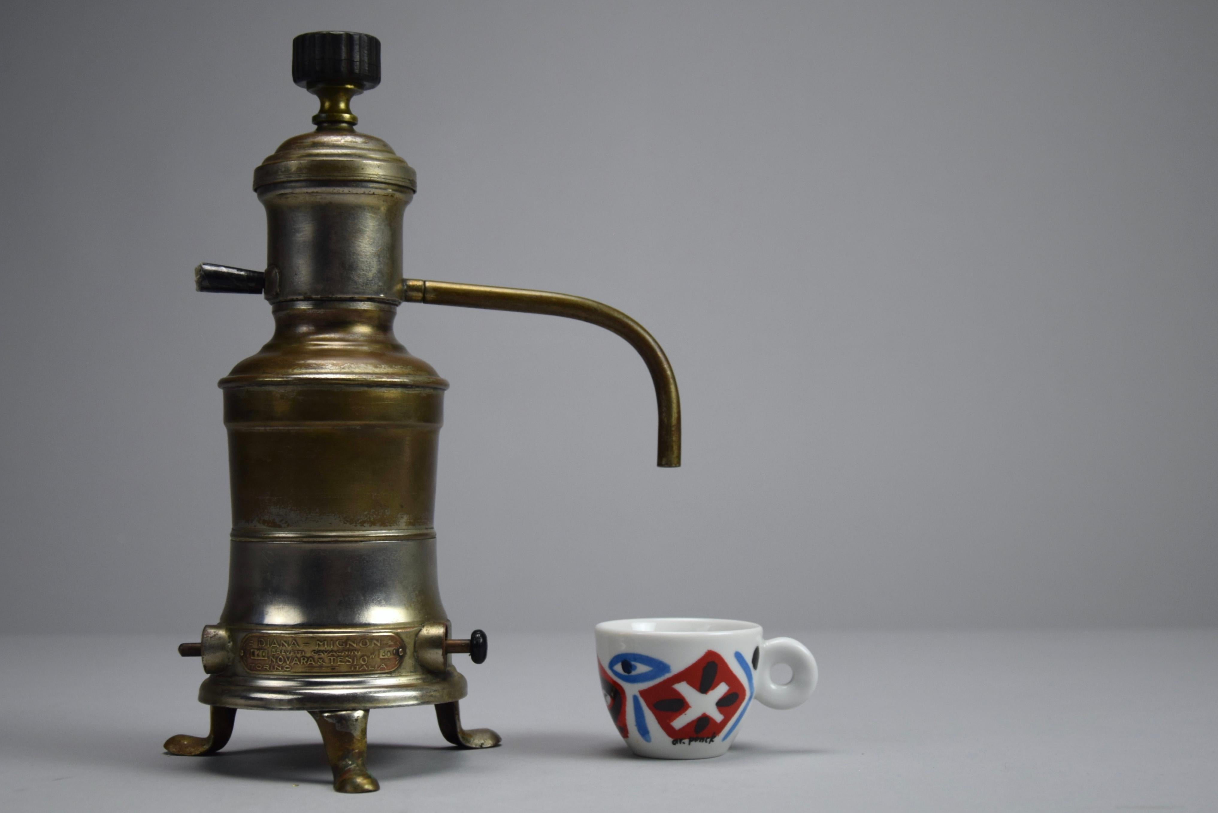 Nickel plated brass Diana Mignon Espresso maker by Novara & Tesio, Torino, Italy 1922. H.28 x D.20 x W.13 cm. 120 V - 300 Watt does not come with it's cord. Not tested.

Universal Milano 4 cups nickel plated copper espresso machine from the 1940's.