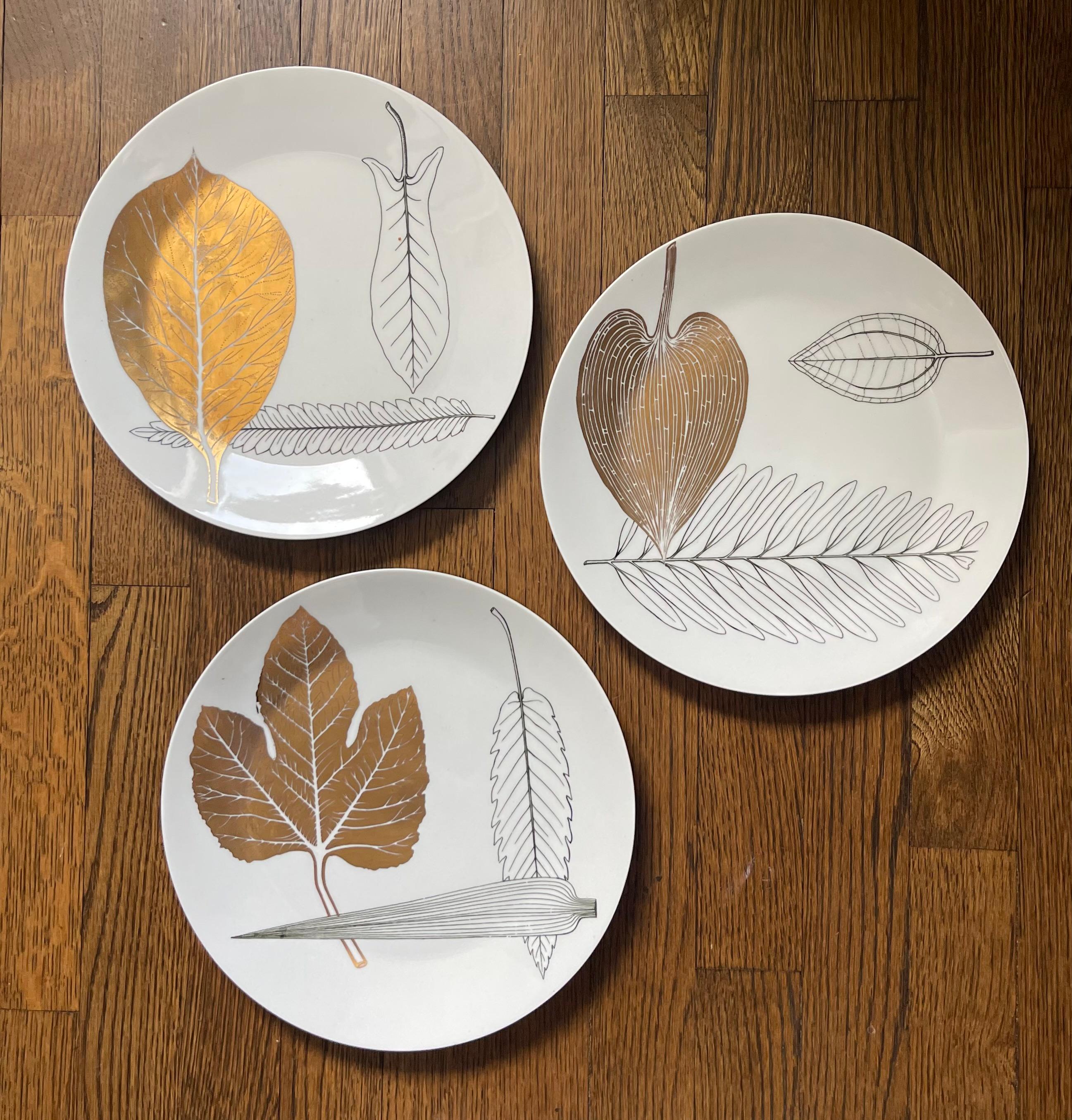 Three Vintage Fornasetti Leaf “Foglie” Plates  For Sale 1