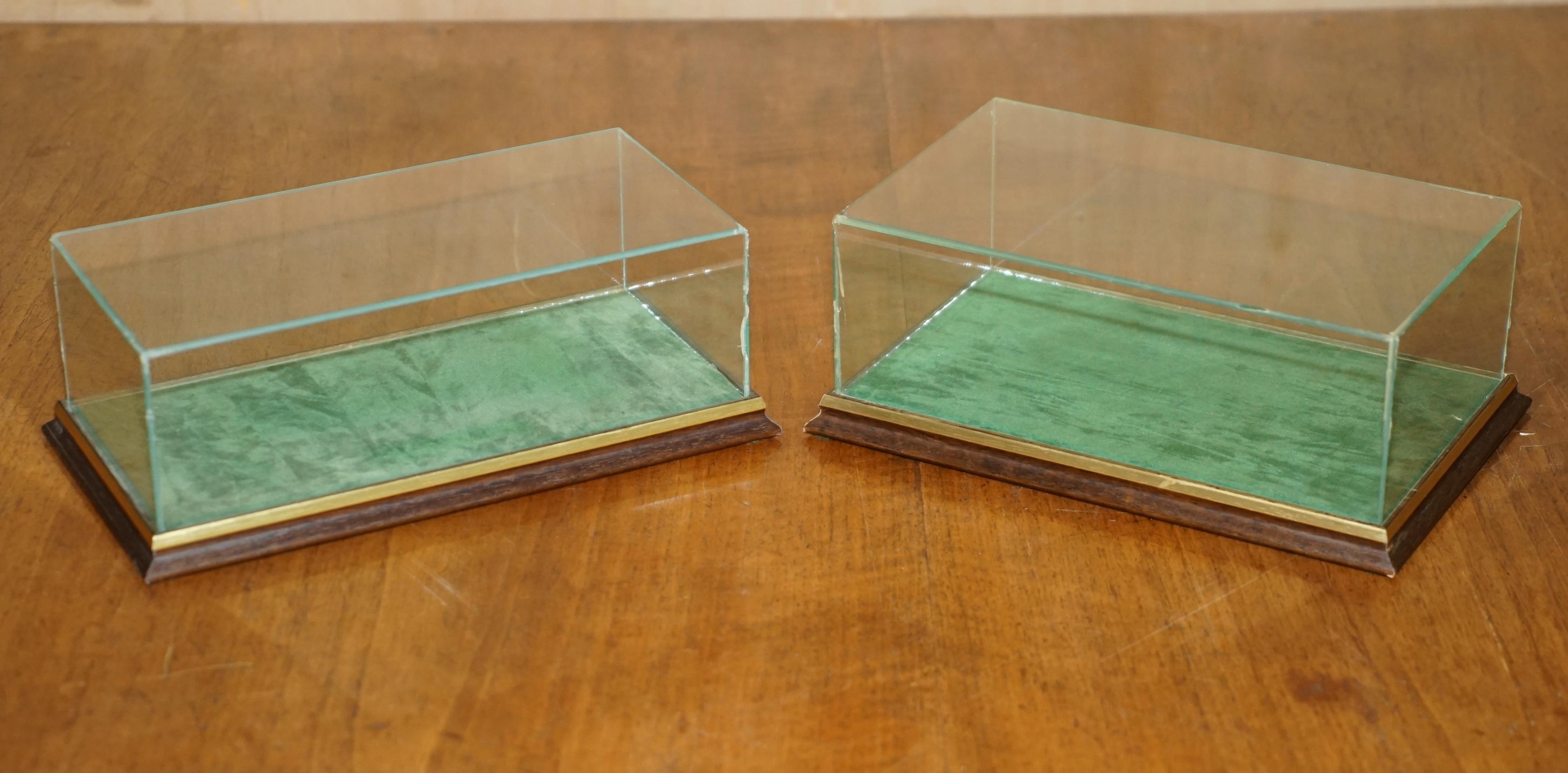 THREE ViNTAGE HARDWOOD & GLASS TABLE TOP DISPLAY CASES FOR TRINKETS 10.5X29X15CM For Sale 2