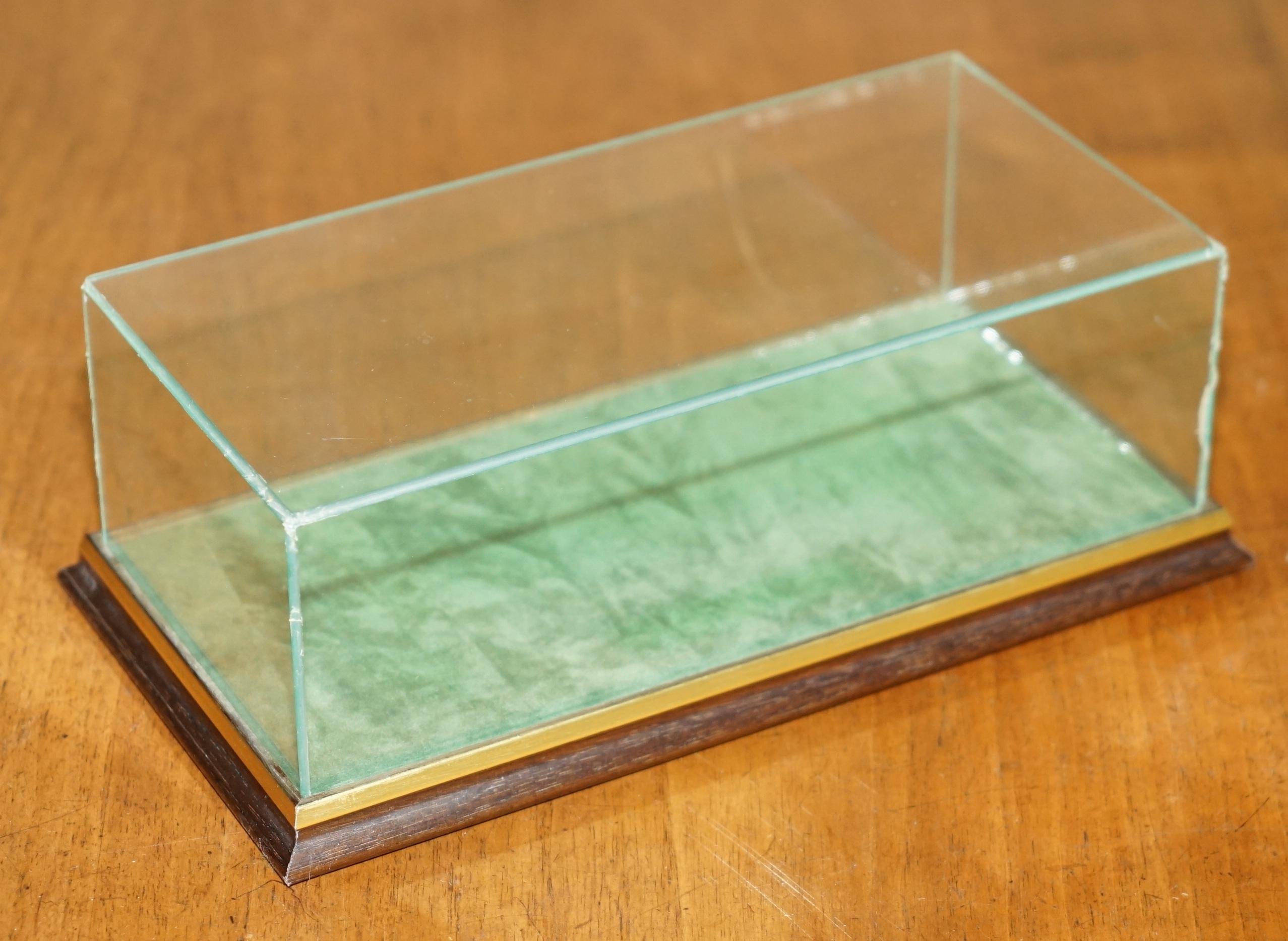 THREE ViNTAGE HARDWOOD & GLASS TABLE TOP DISPLAY CASES FOR TRINKETS 10.5X29X15CM For Sale 3