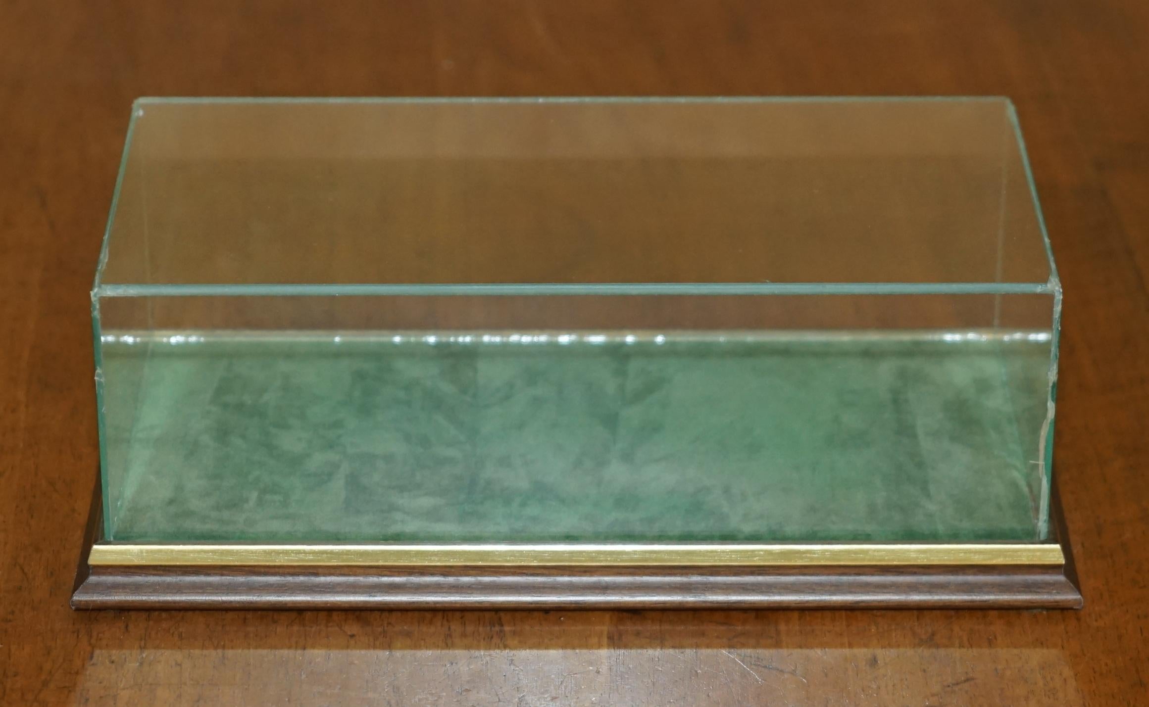 THREE ViNTAGE HARDWOOD & GLASS TABLE TOP DISPLAY CASES FOR TRINKETS 10.5X29X15CM For Sale 4