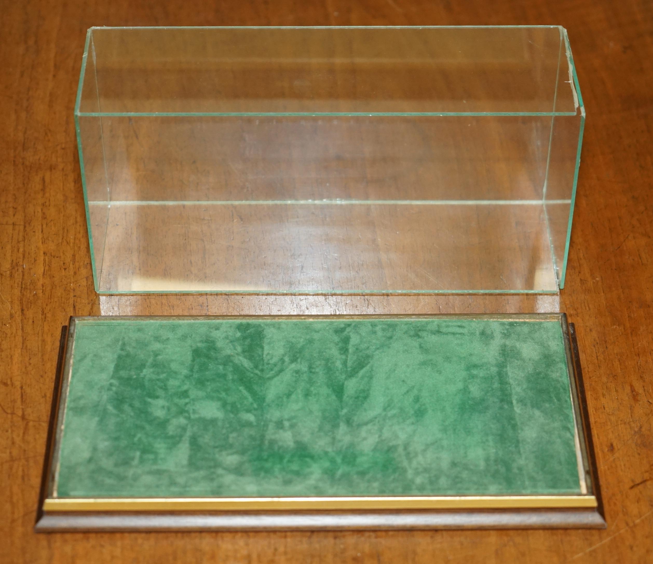 THREE ViNTAGE HARDWOOD & GLASS TABLE TOP DISPLAY CASES FOR TRINKETS 10.5X29X15CM For Sale 6