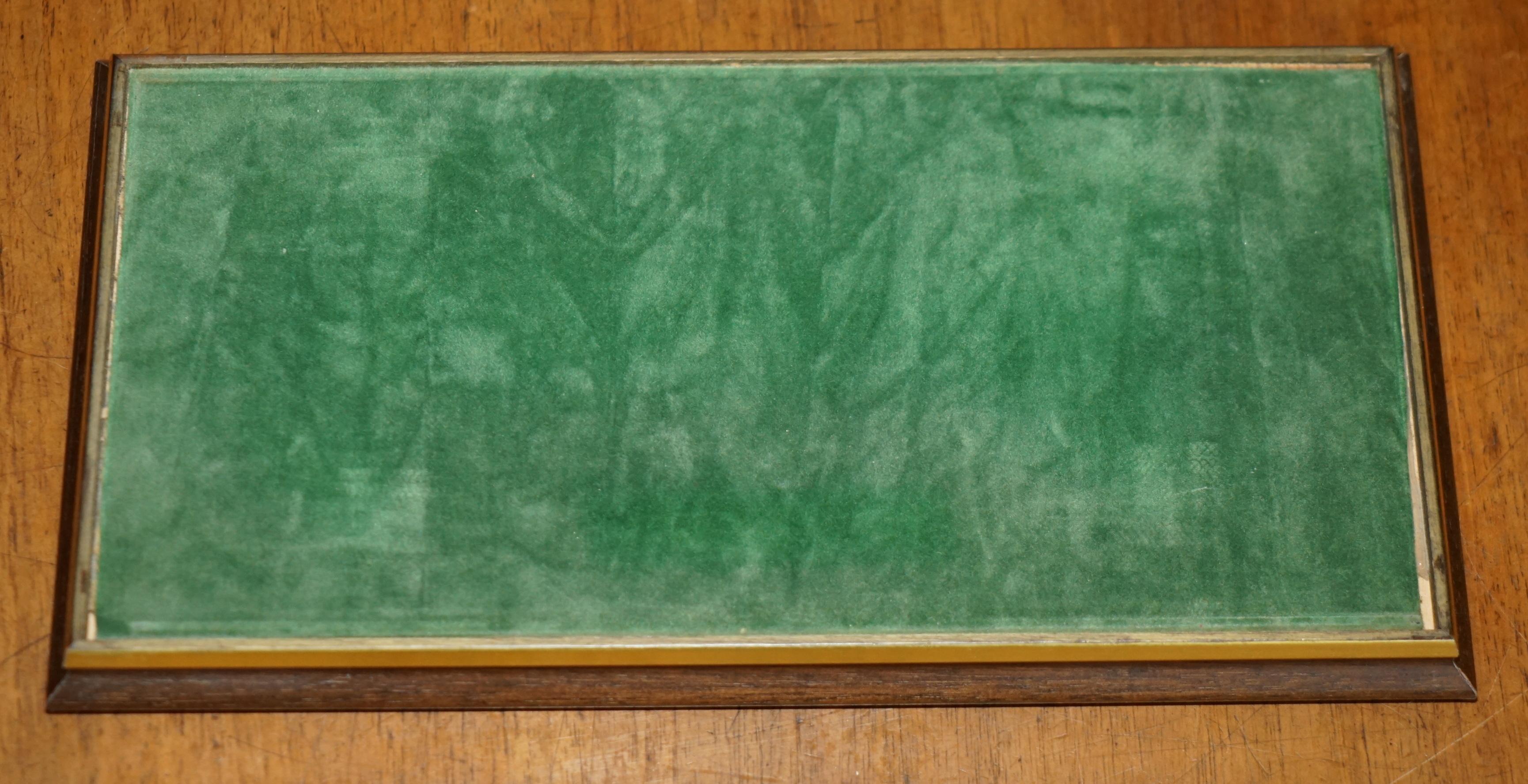 THREE ViNTAGE HARDWOOD & GLASS TABLE TOP DISPLAY CASES FOR TRINKETS 10.5X29X15CM For Sale 7