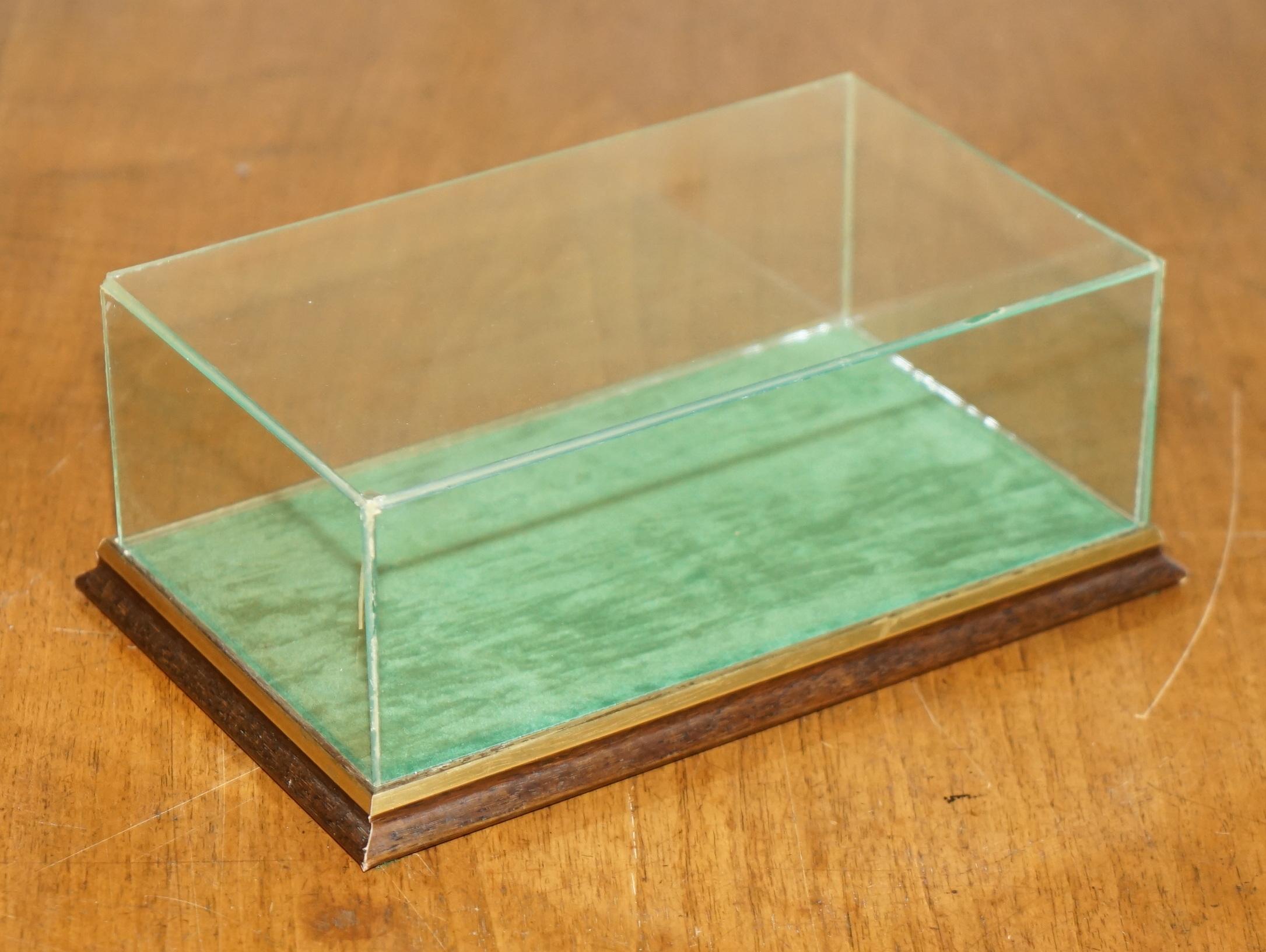 THREE ViNTAGE HARDWOOD & GLASS TABLE TOP DISPLAY CASES FOR TRINKETS 10.5X29X15CM For Sale 8
