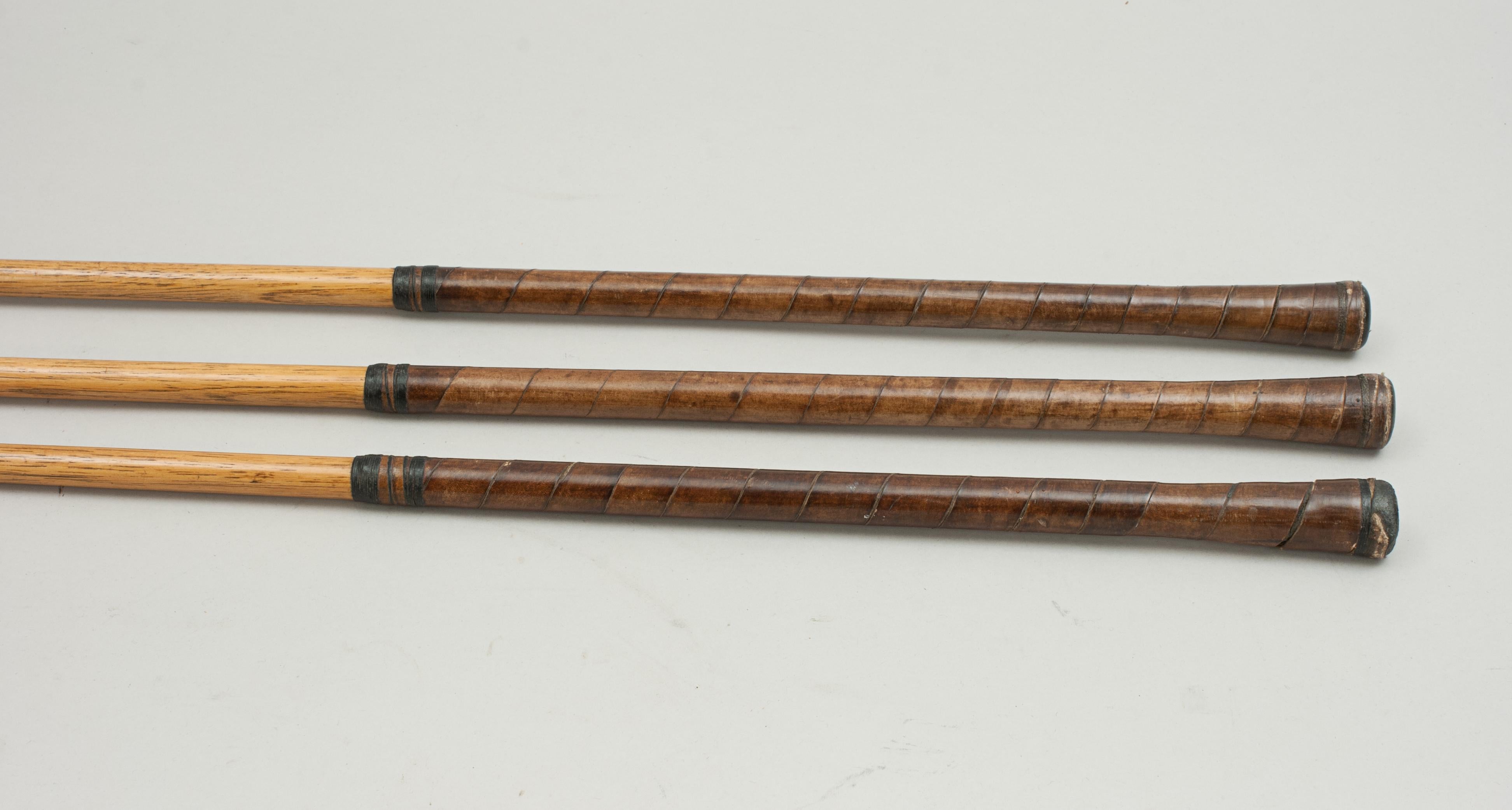 Three Vintage Playable Gibson Hickory Golf Clubs In Good Condition In Oxfordshire, GB