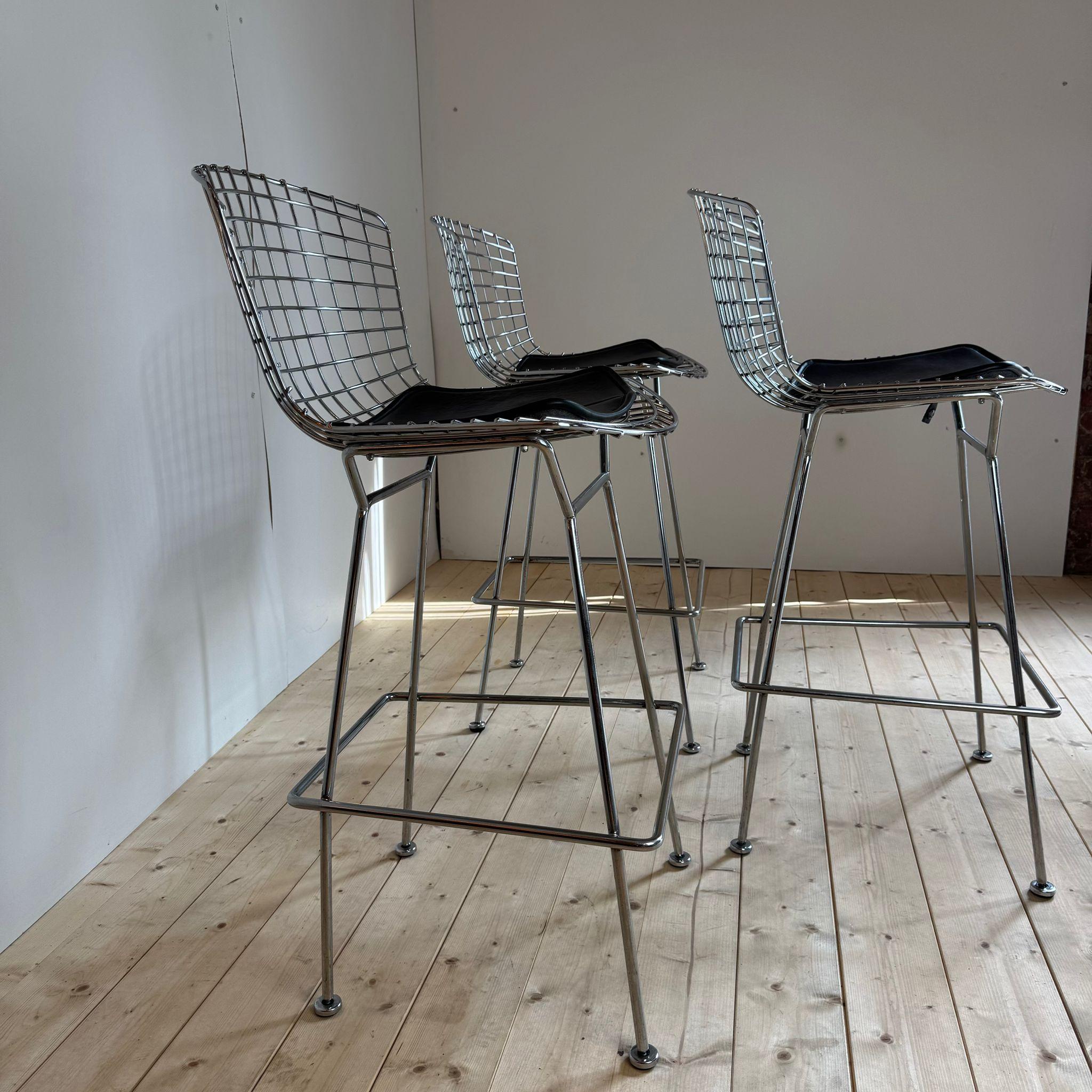 Drei alte Hocker, Harry Bertoia für Knoll (Metallfaden) im Angebot