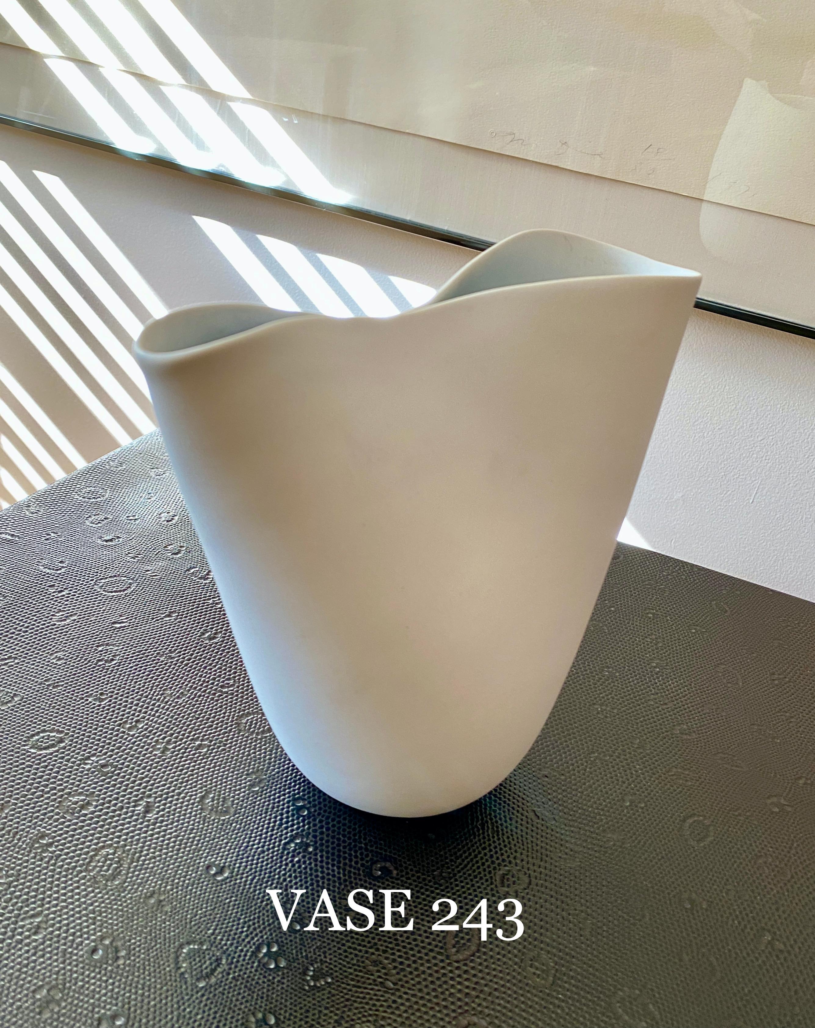 Trois vases Vintage Veckla Conçus par Stig Lindberg pour Gustavsberg en vente 1