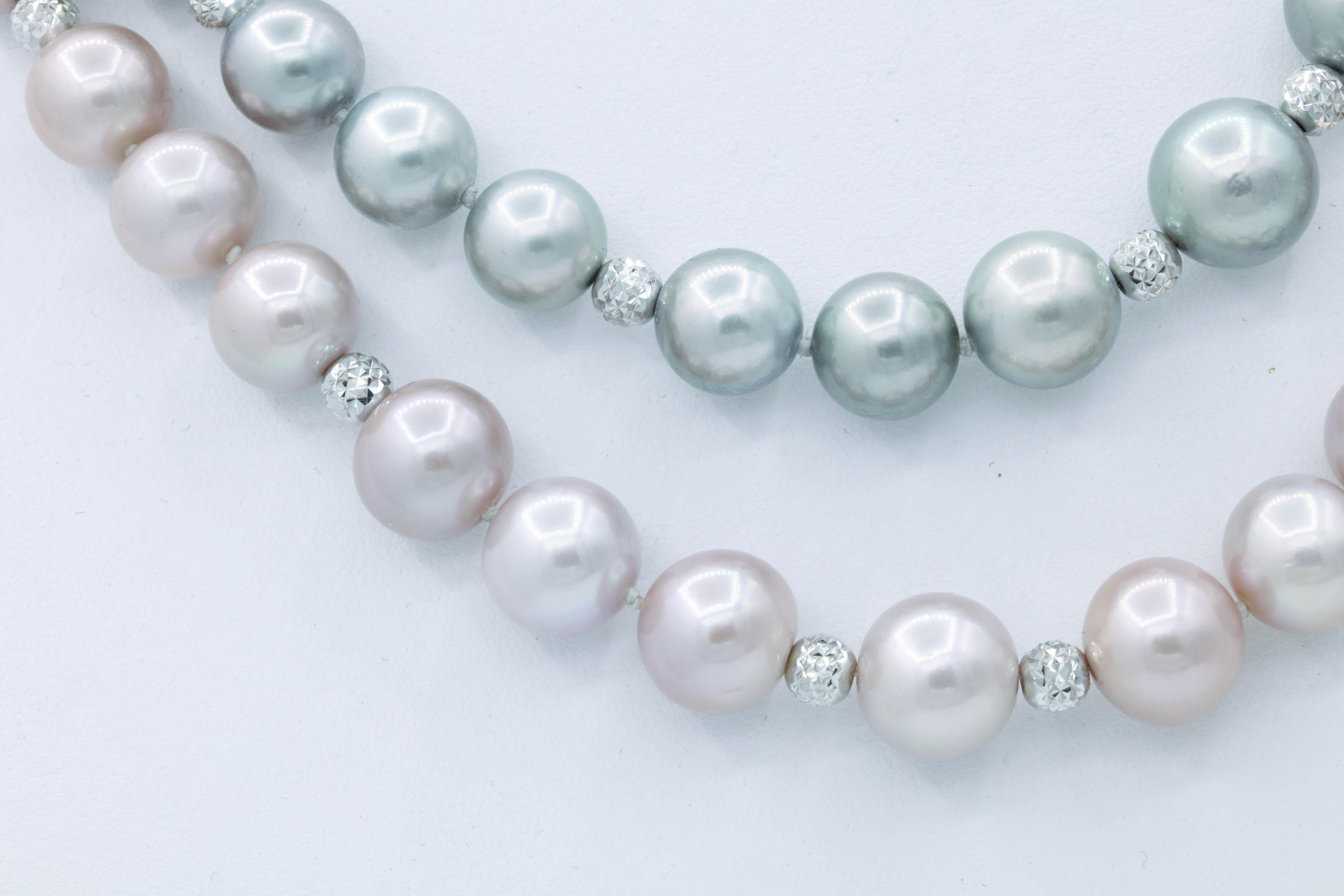 18K White Diamond cut  Gold 
Cultured pearls 9.0 - 11.8 mm
This necklace can be used as one that will measures 35