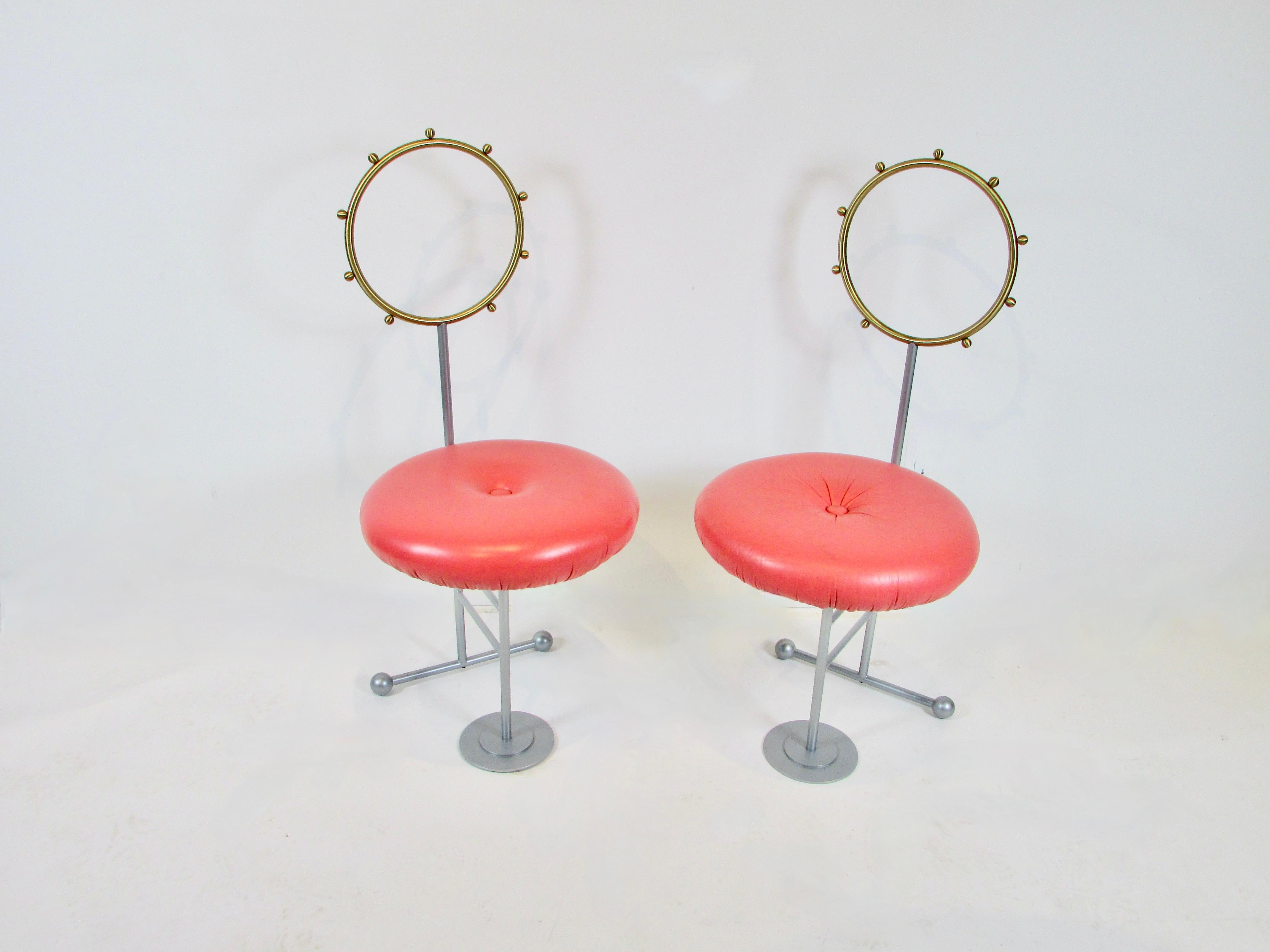 italien Trois chaises d'appoint fantaisistes Sawaya et Moroni de style Memphis postmoderne en vente