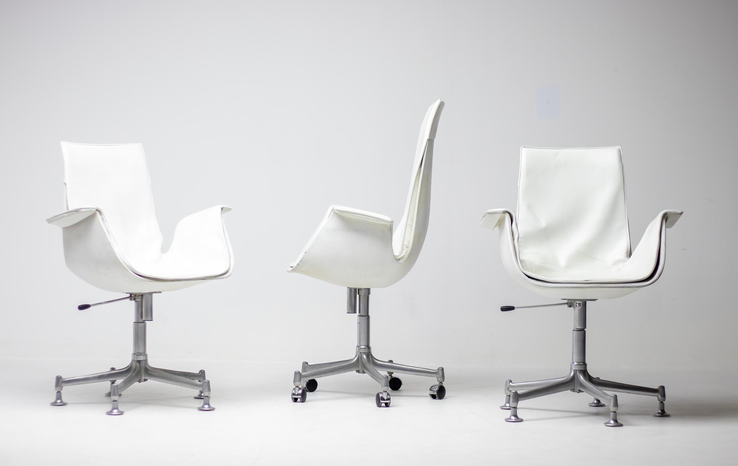 Steel Three White Leather Bird Desk Chairs by Fabricius & Kastholm for Kill For Sale