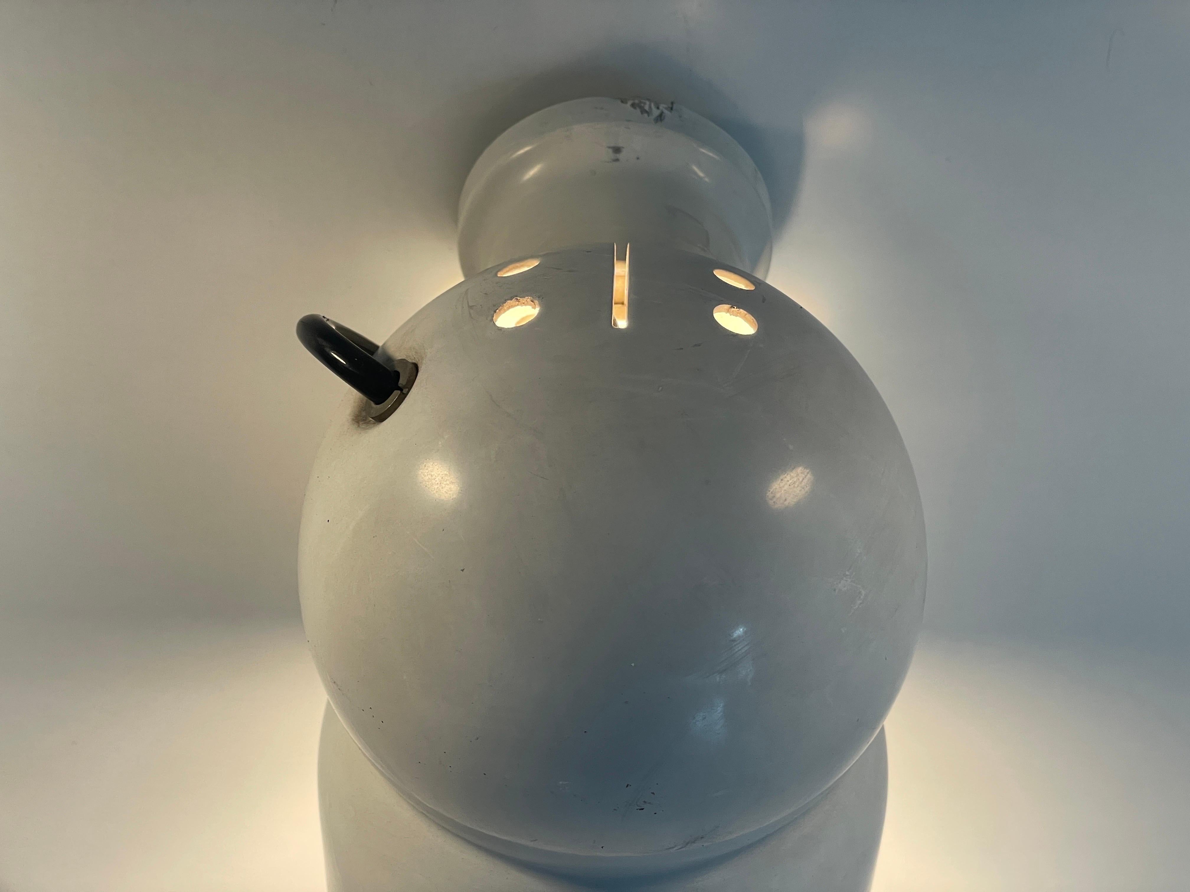 Drei Wandlampen aus weißem Metall von Martinelli Luce, 1960er Jahre, Italien im Angebot 10