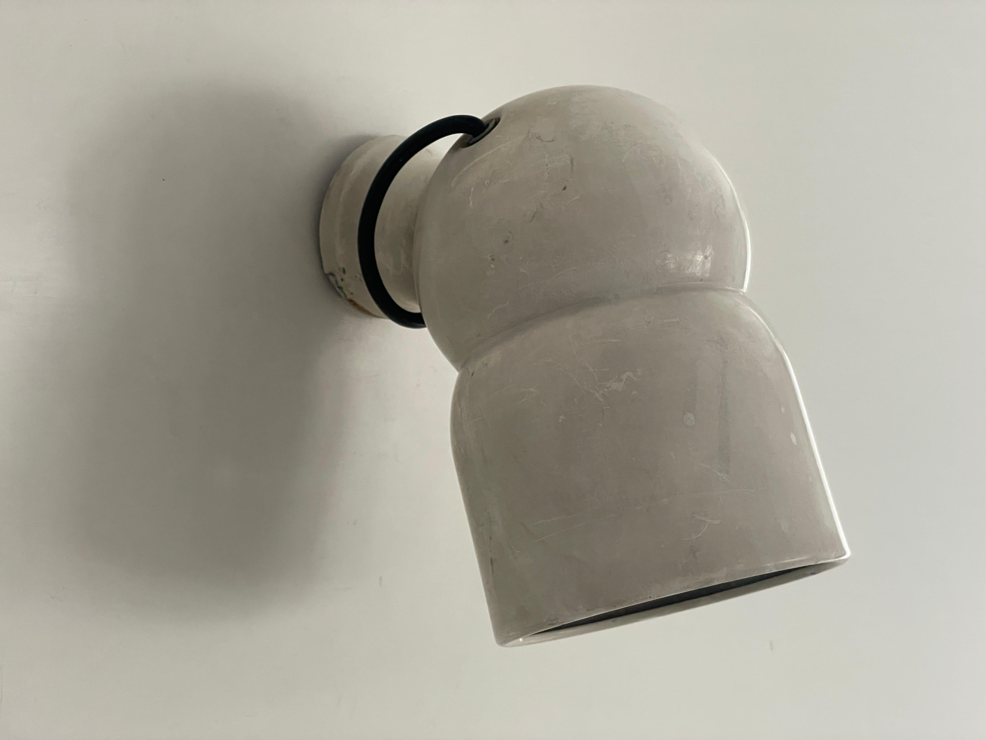 Drei Wandlampen aus weißem Metall von Martinelli Luce, 1960er Jahre, Italien im Zustand „Gut“ im Angebot in Hagenbach, DE