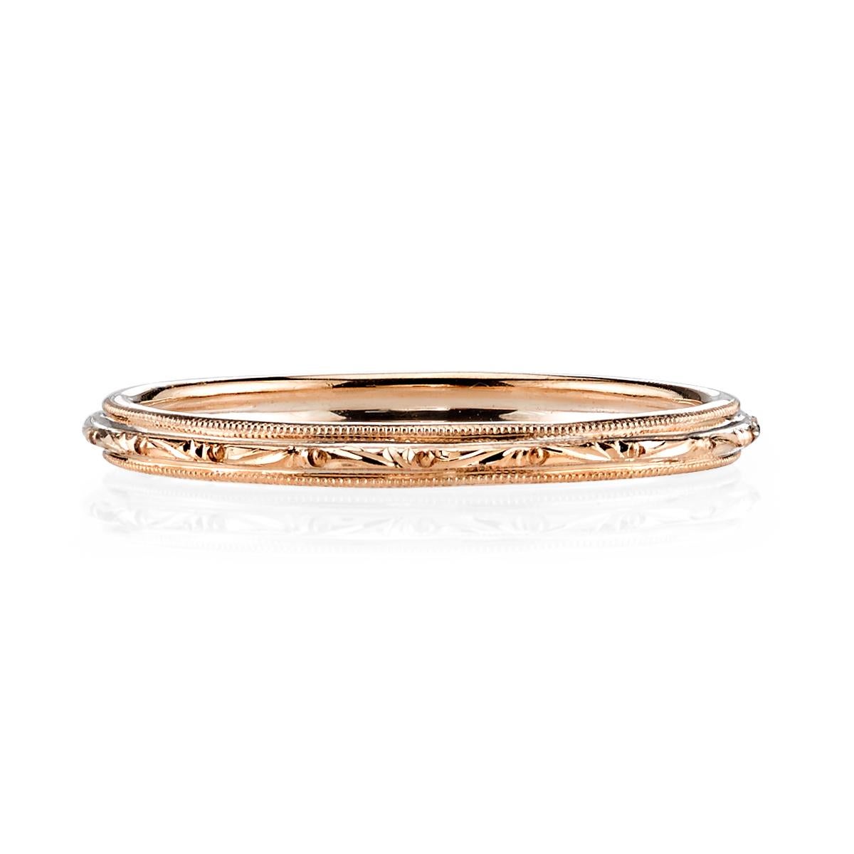 2mm three wire hand engraved 18K gold band

Please inquire for additional sizes/metal colors.
