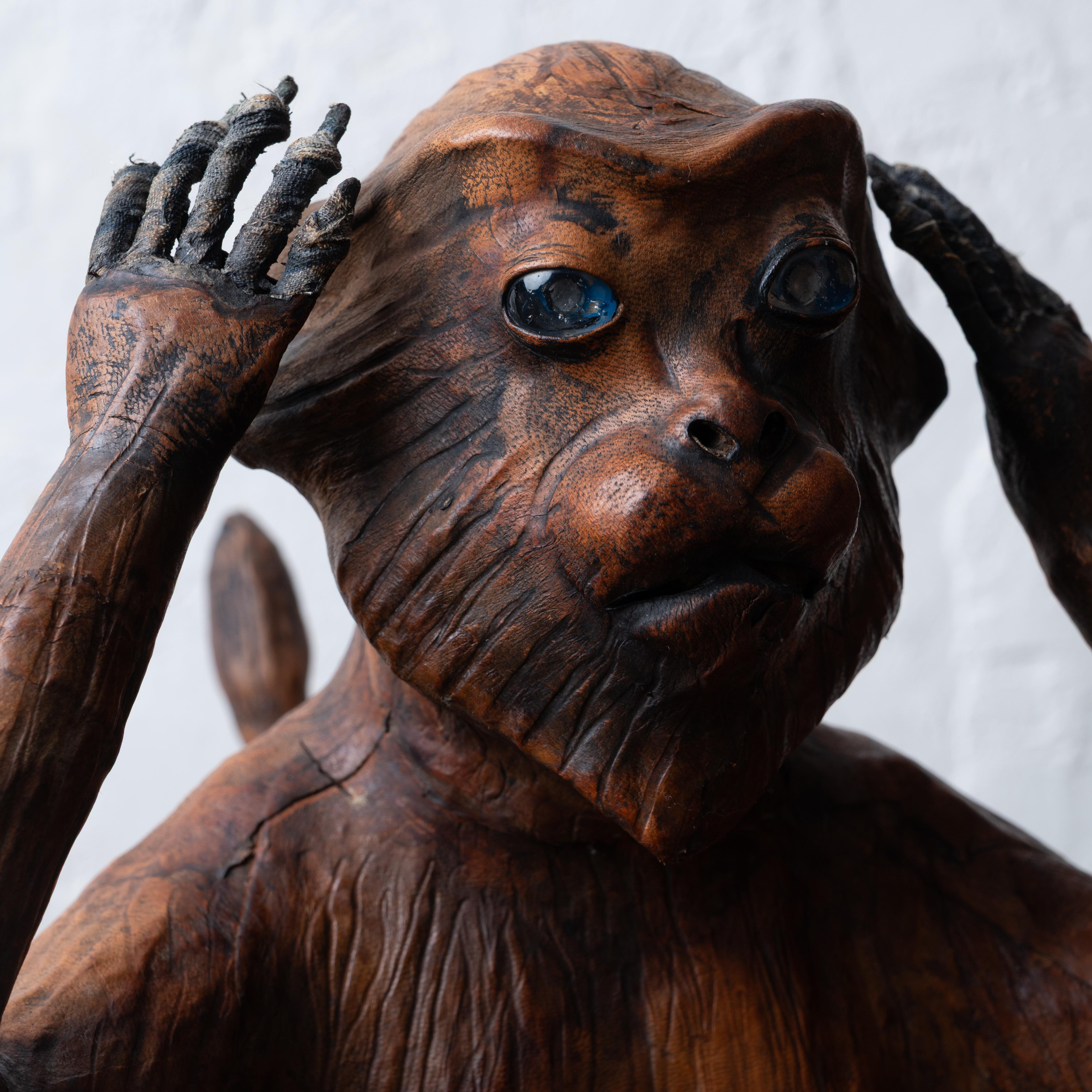 Sculptures en cuir des trois singes sages en vente 1