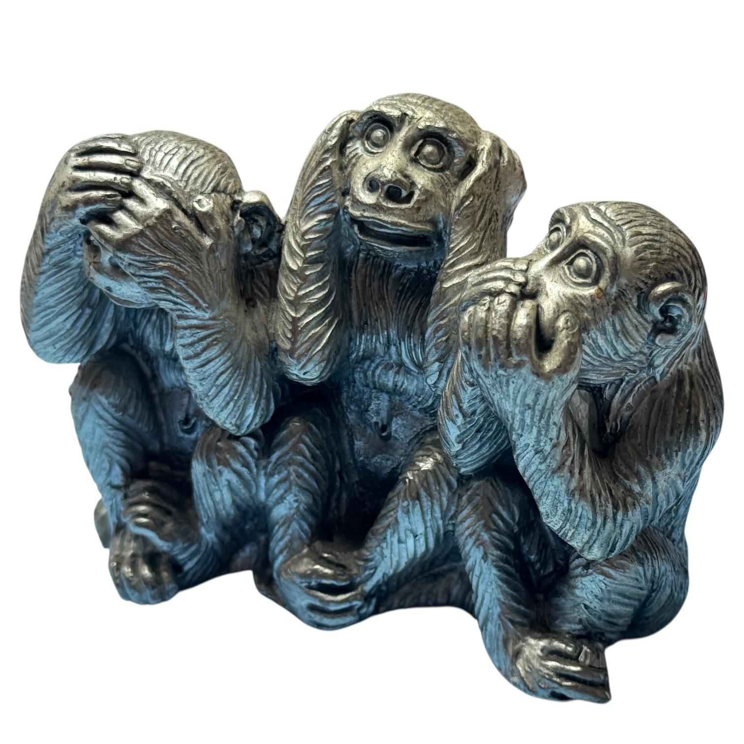 Milieu du XXe siècle Statue sculptée en métal « Trois singes sages singes », Allemagne, années 1960 en vente
