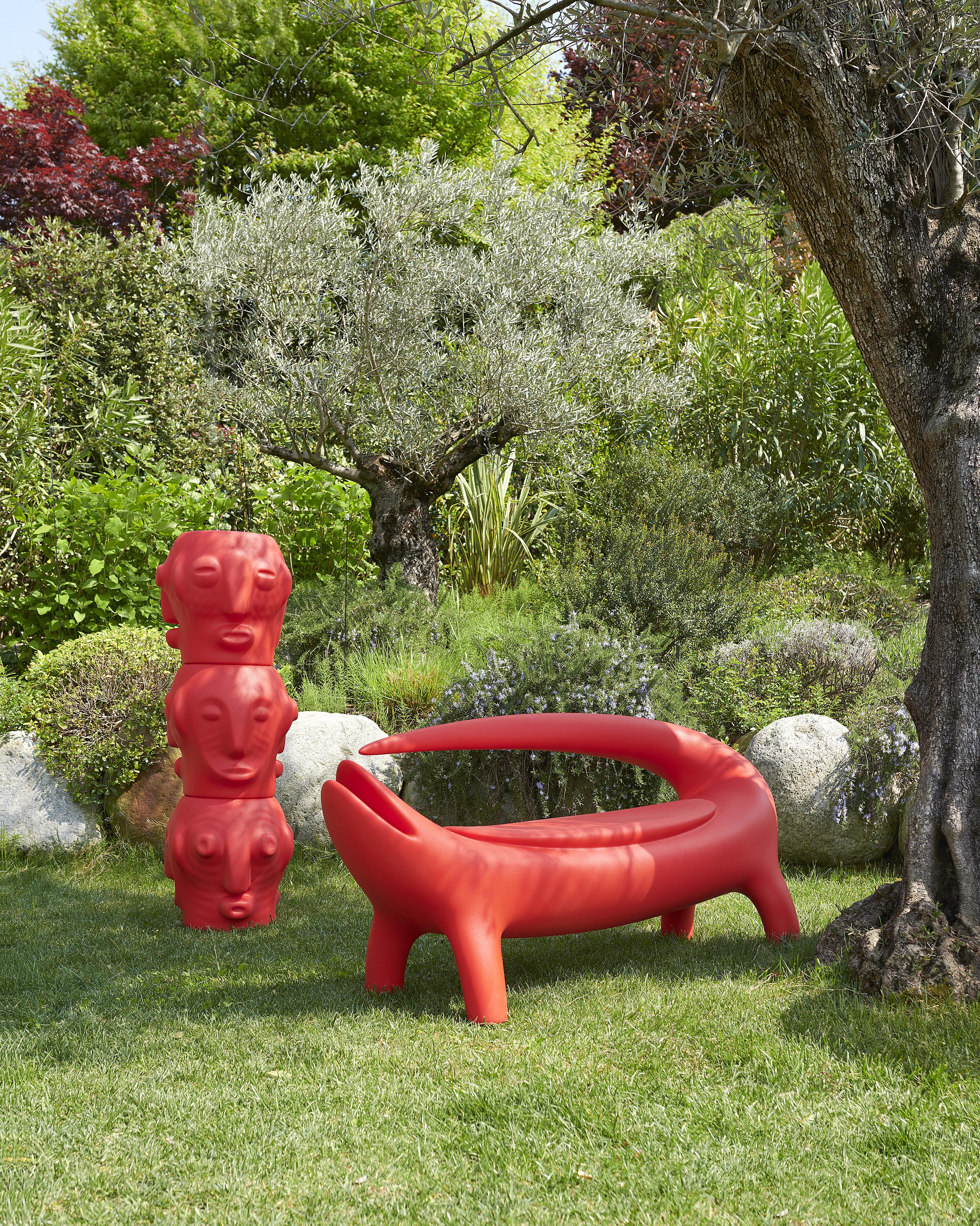 Postmoderno Totem rosso fuoco Threebù 3 di Marcantonio in vendita