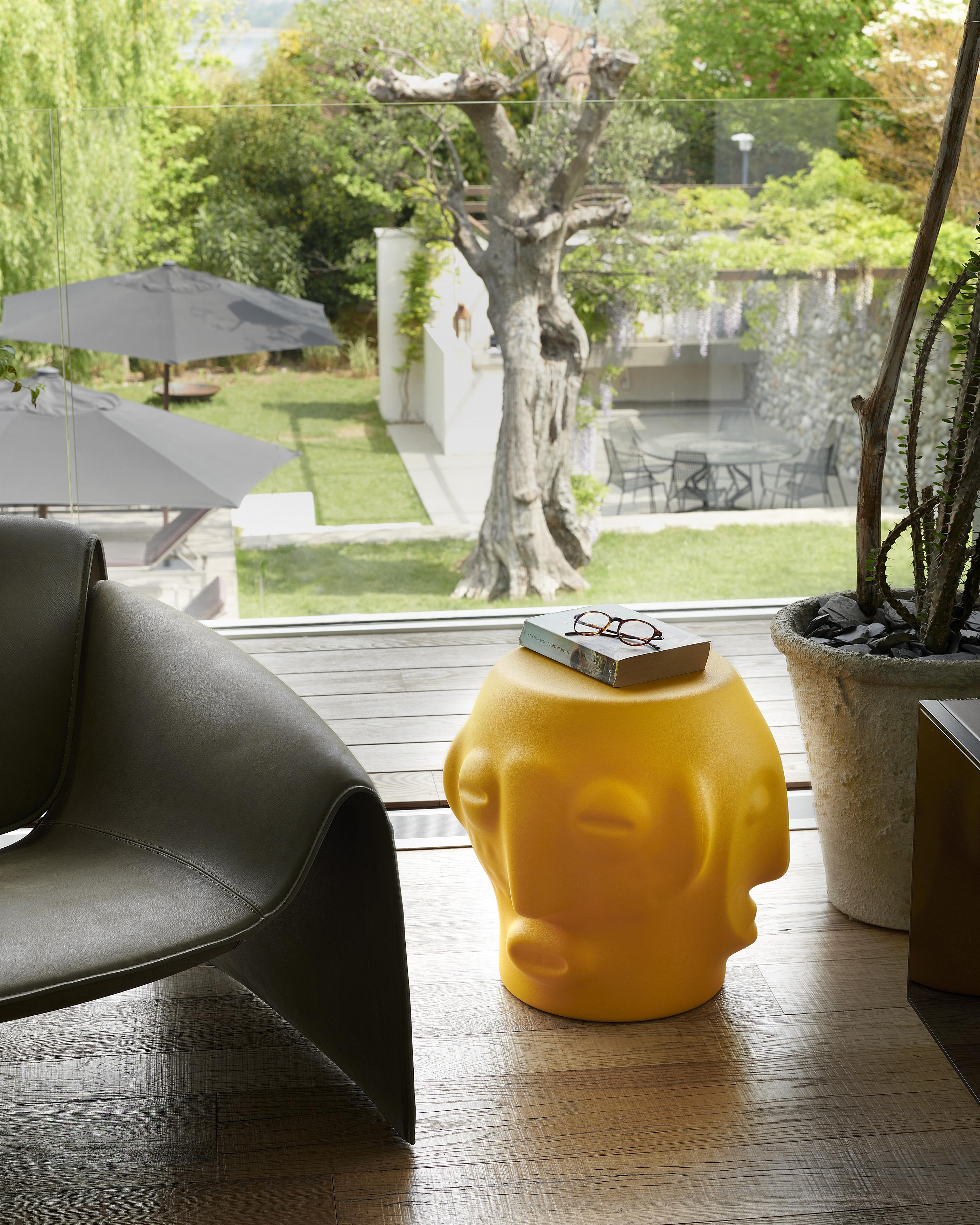 Postmoderne Table basse jaune safran Threebù par MARCANTONIO en vente