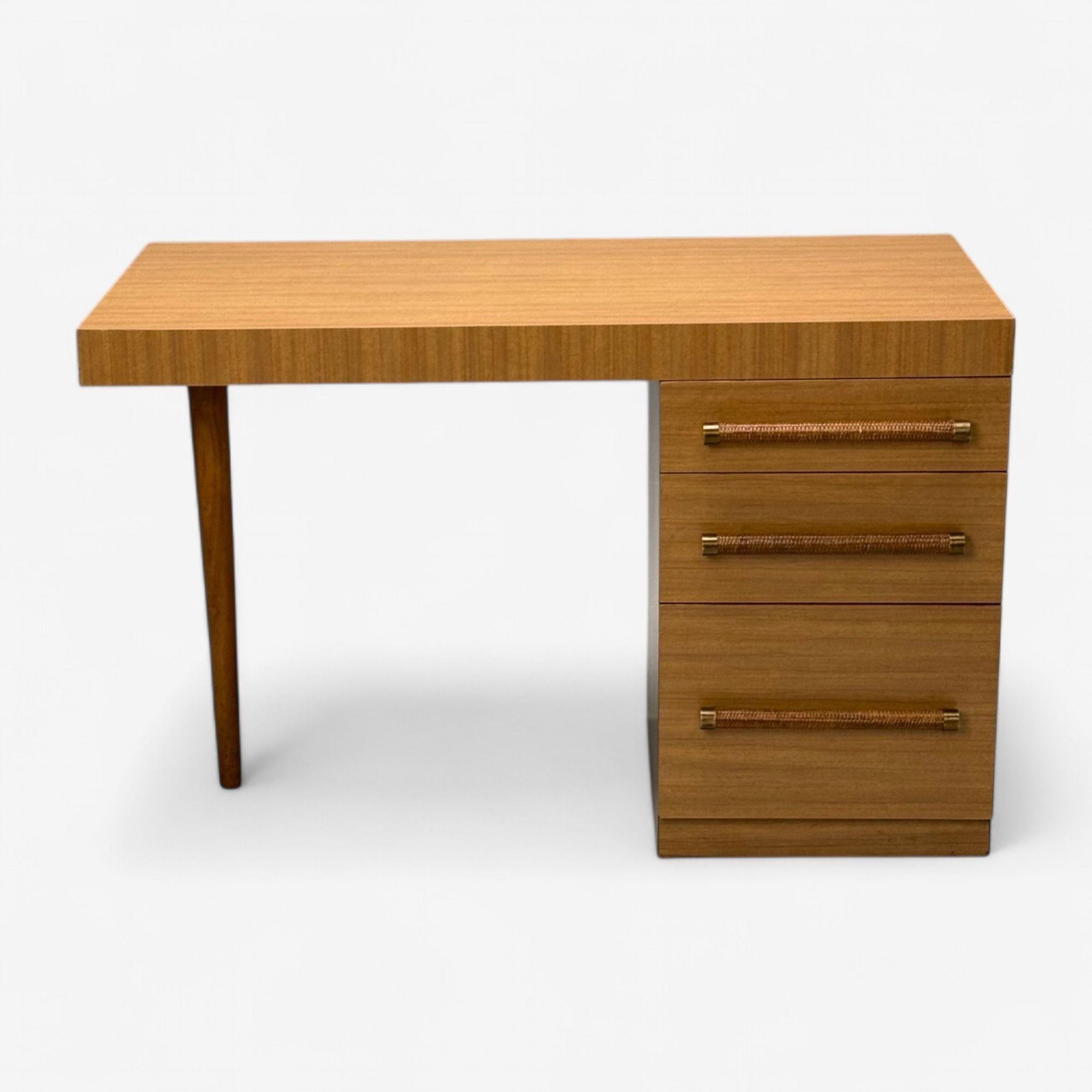 Mid-Century moderno T.H. Robsjohn-Gibbings, Widdicomb, Scrivania moderna di metà secolo, Canna, anni '60 in vendita