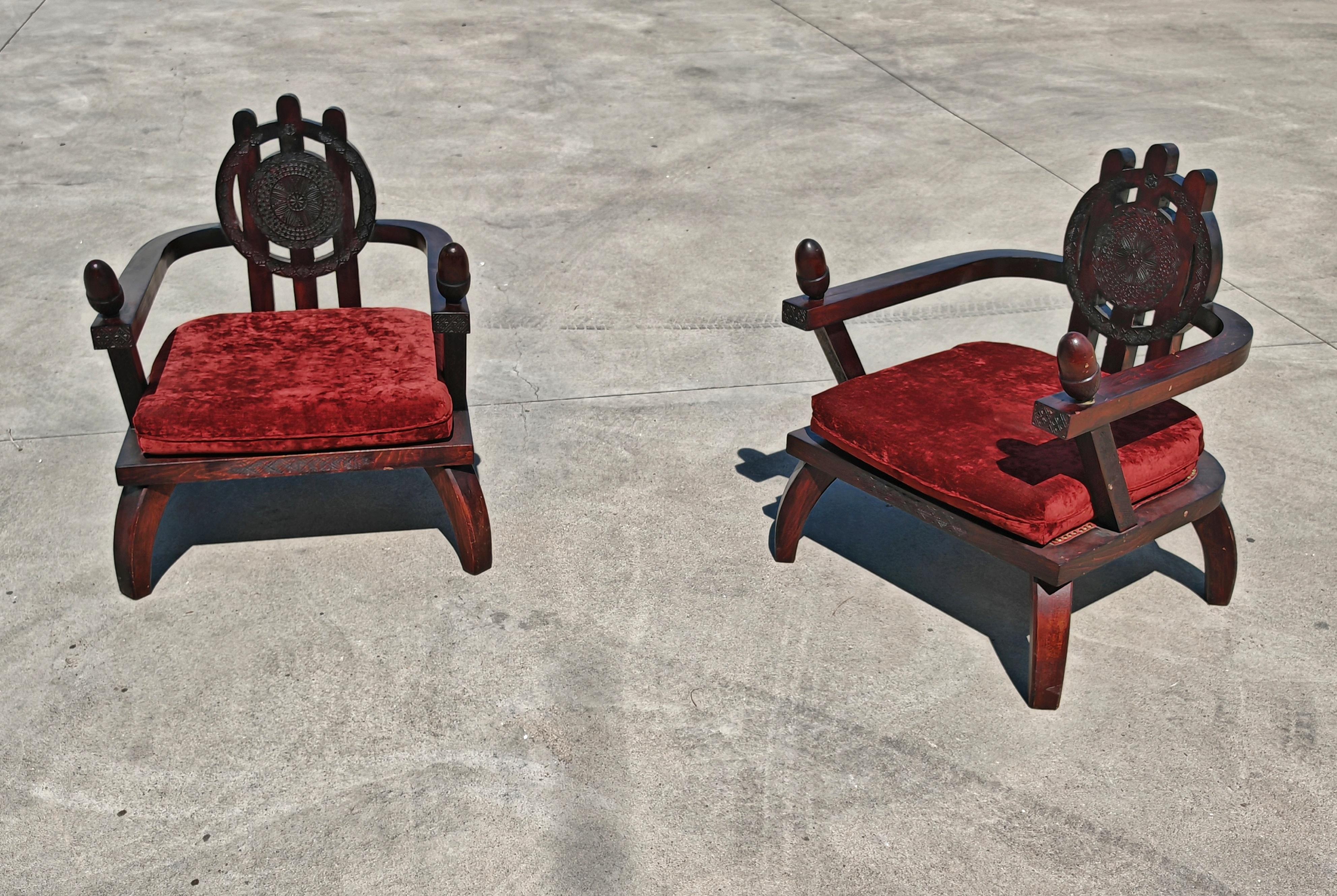 Fauteuils en forme de trône sculptés à la main en chêne teinté, conçus par Ettore Zaccari en vente 4