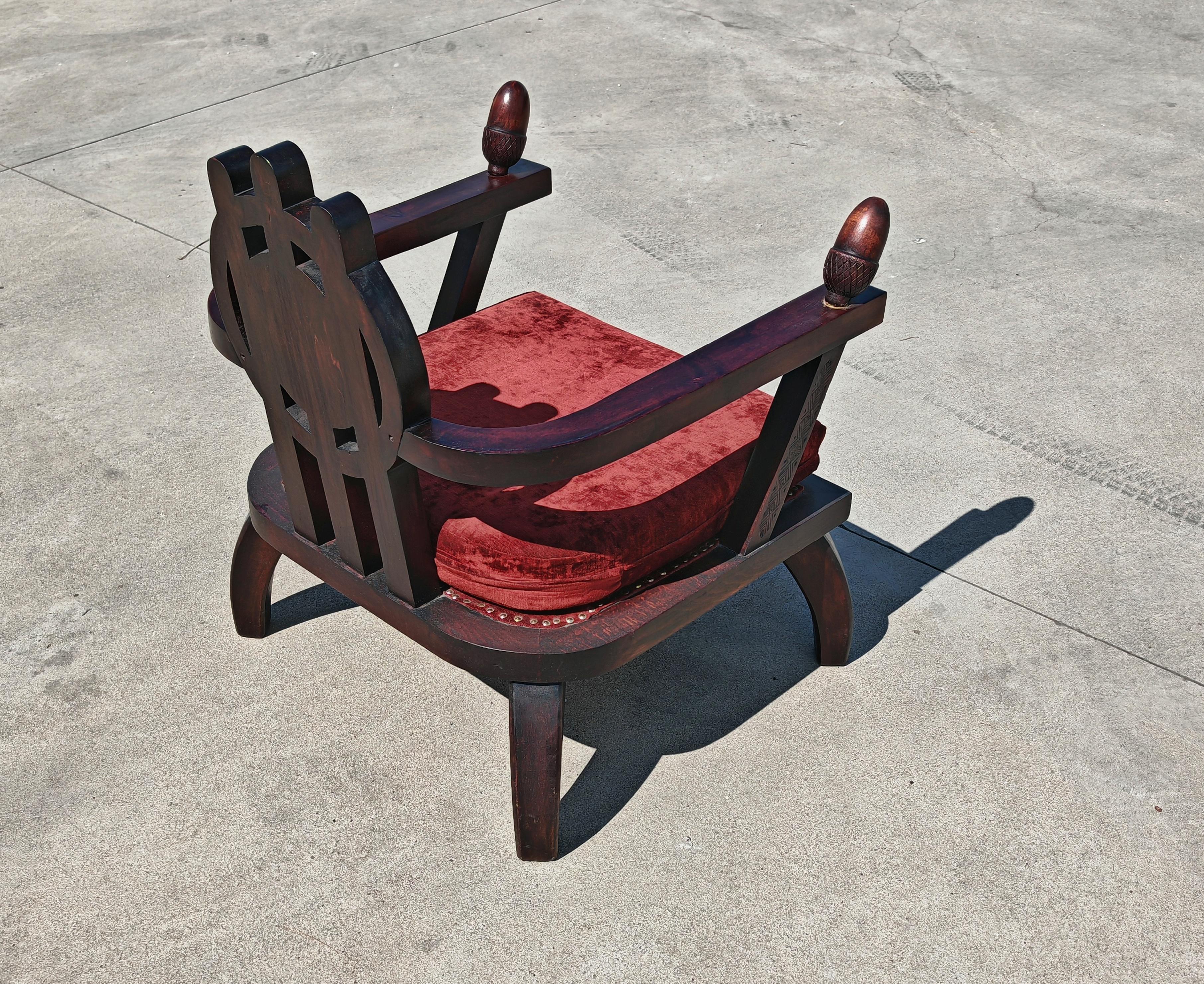 Fauteuils en forme de trône sculptés à la main en chêne teinté, conçus par Ettore Zaccari en vente 5
