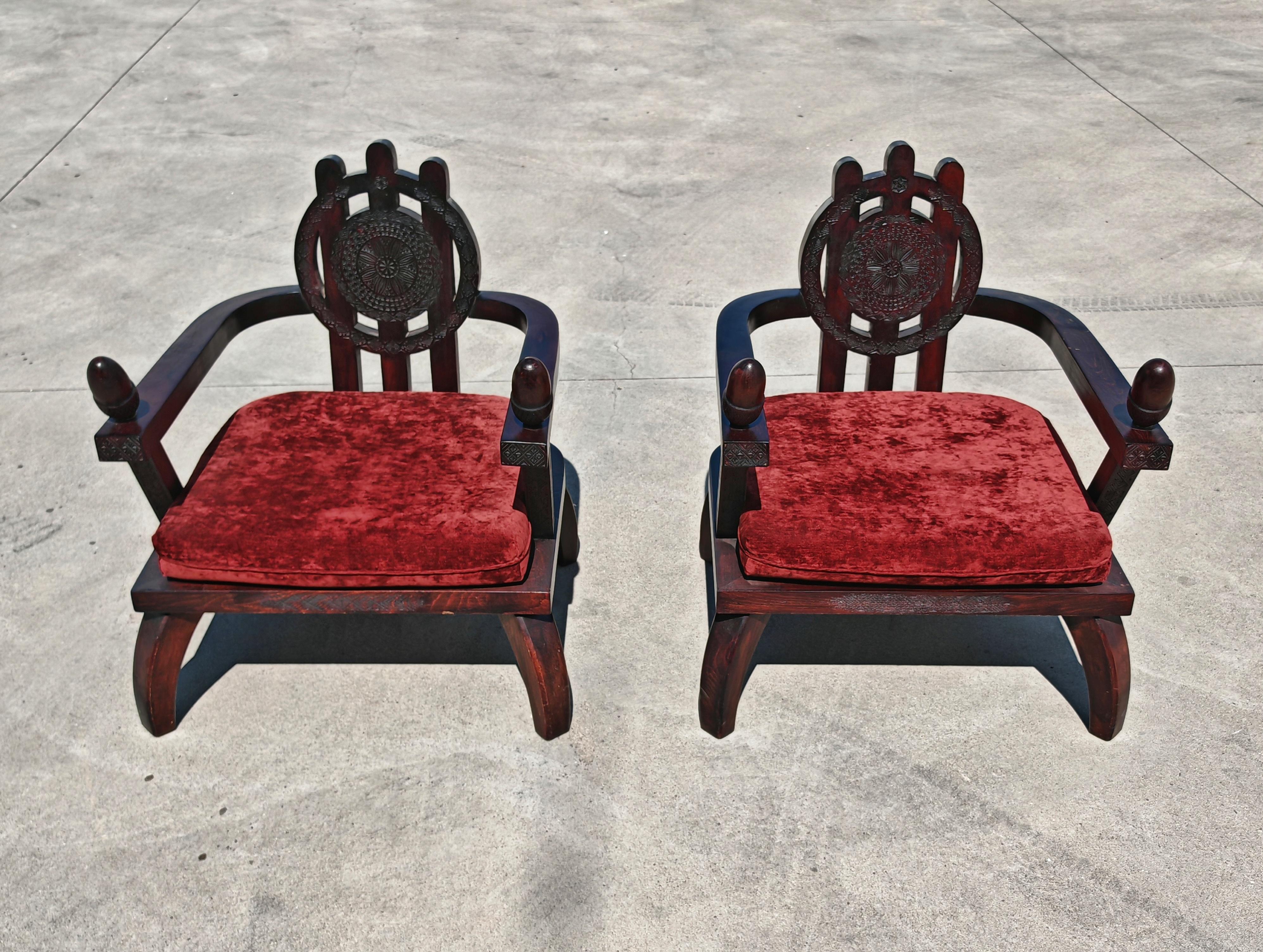 Fauteuils en forme de trône sculptés à la main en chêne teinté, conçus par Ettore Zaccari Bon état - En vente à Beograd, RS