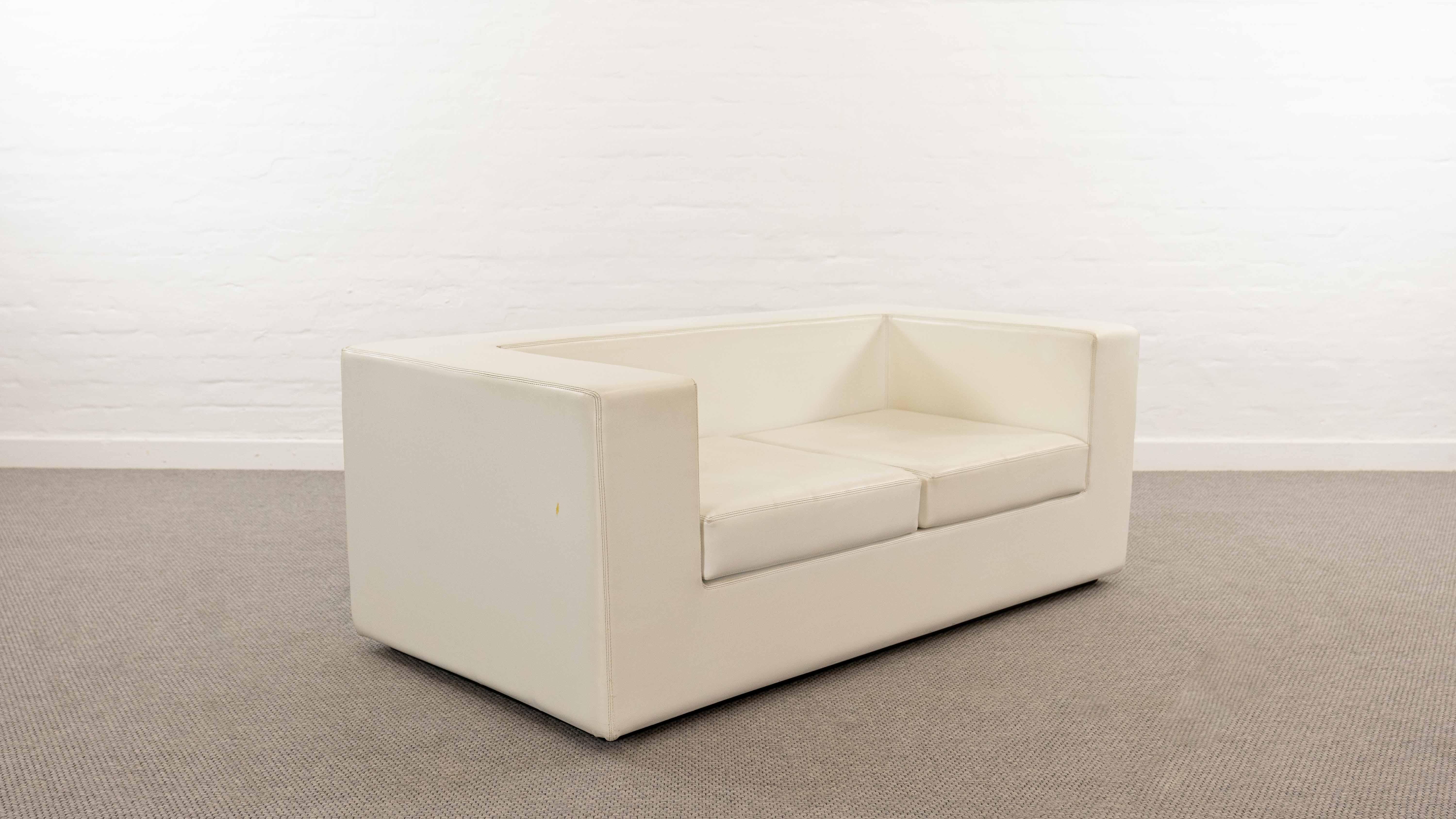 Space Age Throw Away Sofa by Willie Landels for Zanotta 1965 in White Vinyl For Sale
