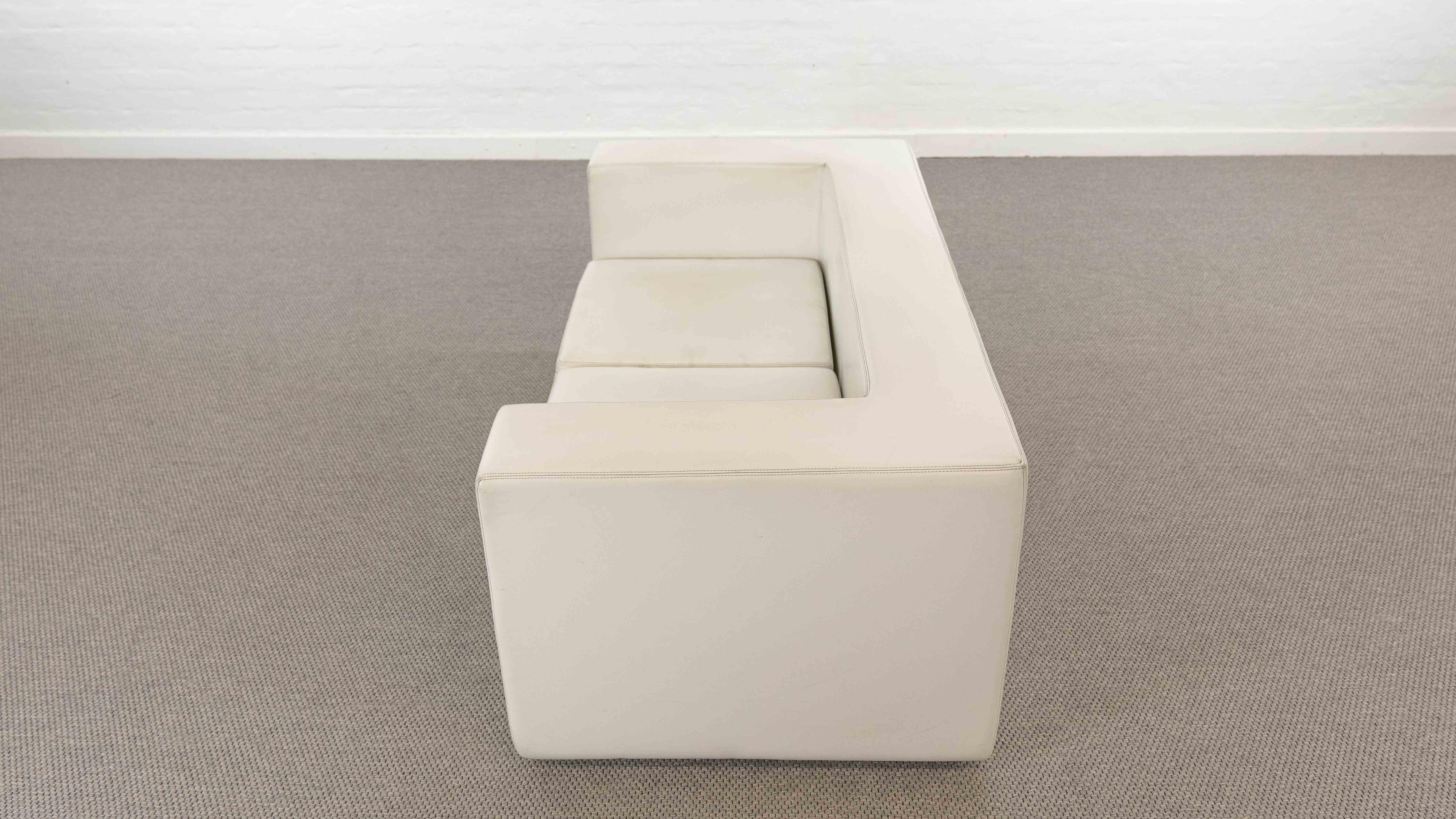 Throw Away Sofa by Willie Landels for Zanotta 1965 in White Vinyl In Good Condition For Sale In Halle, DE
