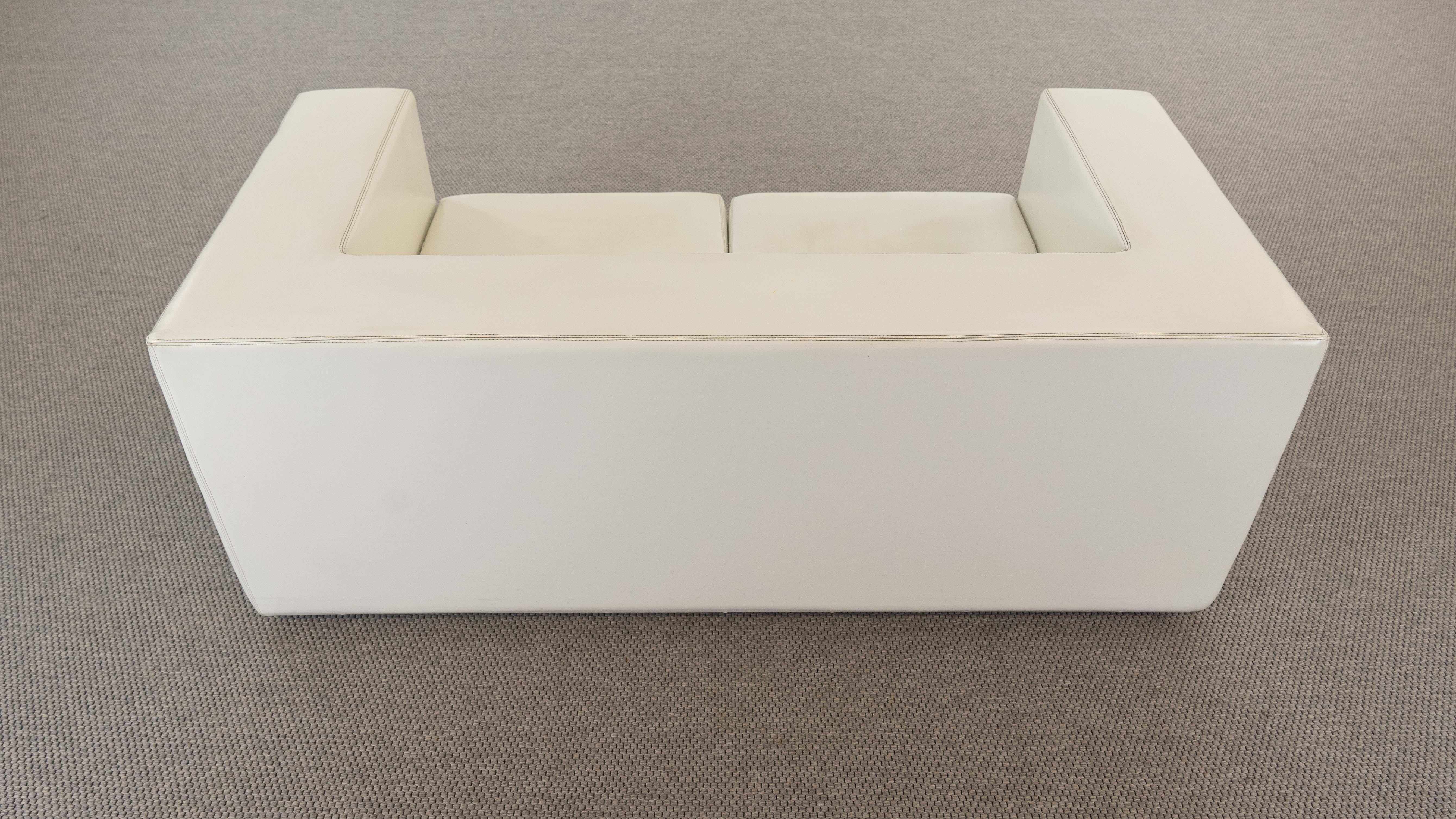 Mid-20th Century Throw Away Sofa by Willie Landels for Zanotta 1965 in White Vinyl For Sale