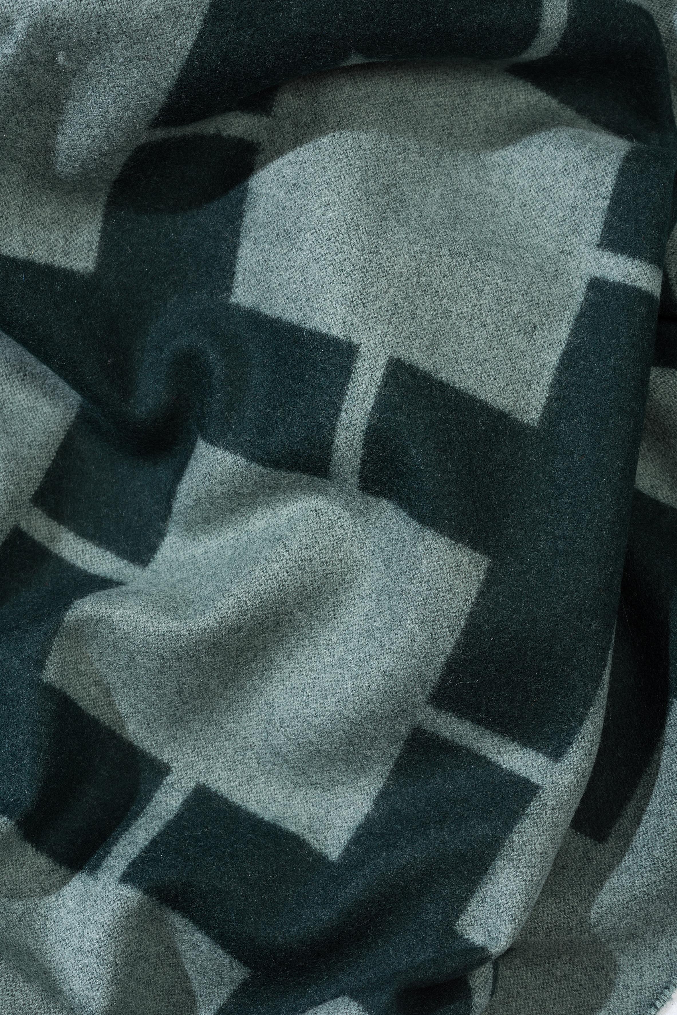 Throw Blanket Muster Grün Petrol gewebt aus extra feinem Merino von Catharina Mende (Gewebt) im Angebot