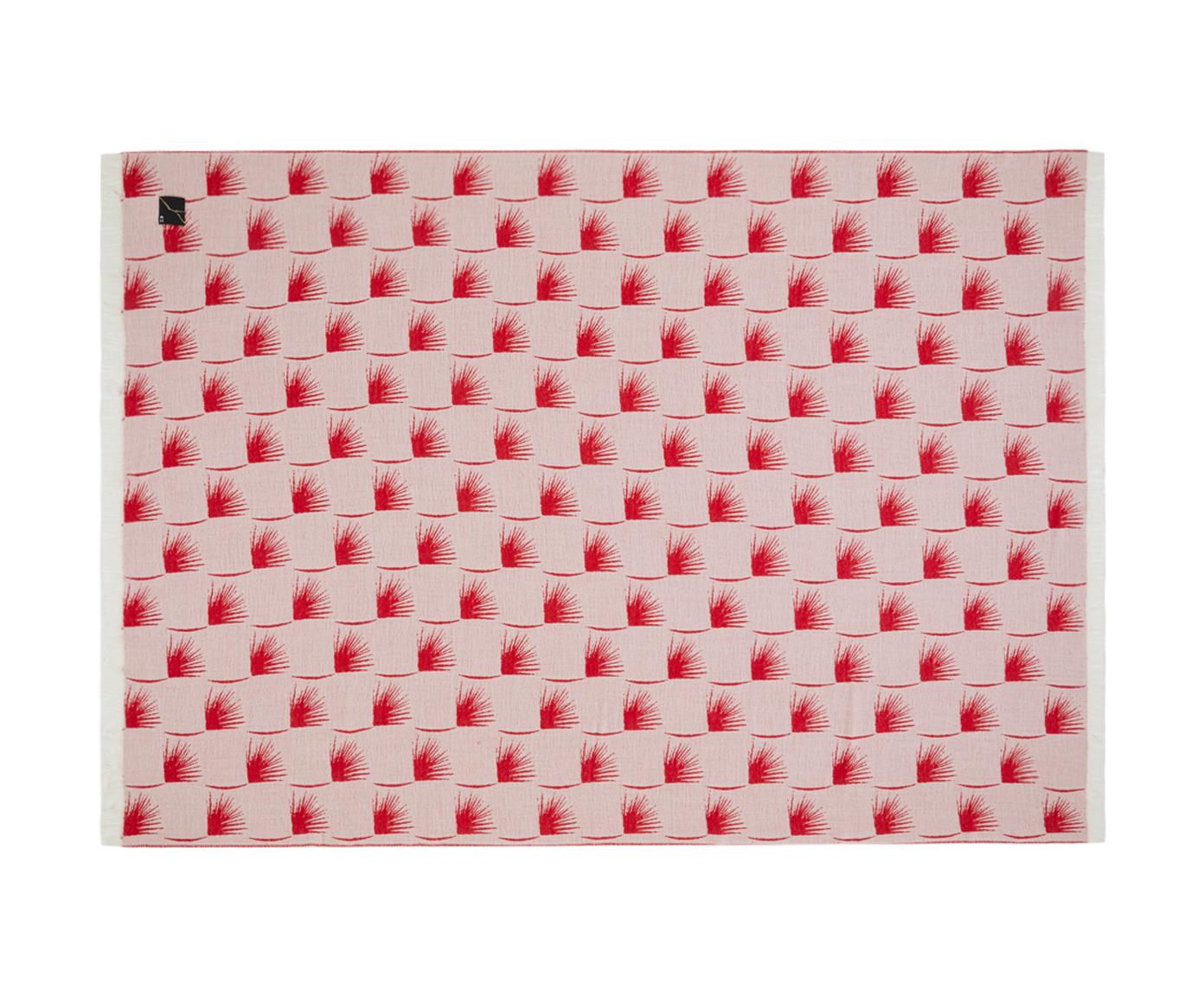 La collection EDEUM est composée de jetés en jacquard teintés en fil avec des motifs de panaches et des franges courtes. Ce jeté est d'un rouge vibrant avec un motif blanc contrasté qui rappelle le maquillage délicat porté par les jeunes Geishas