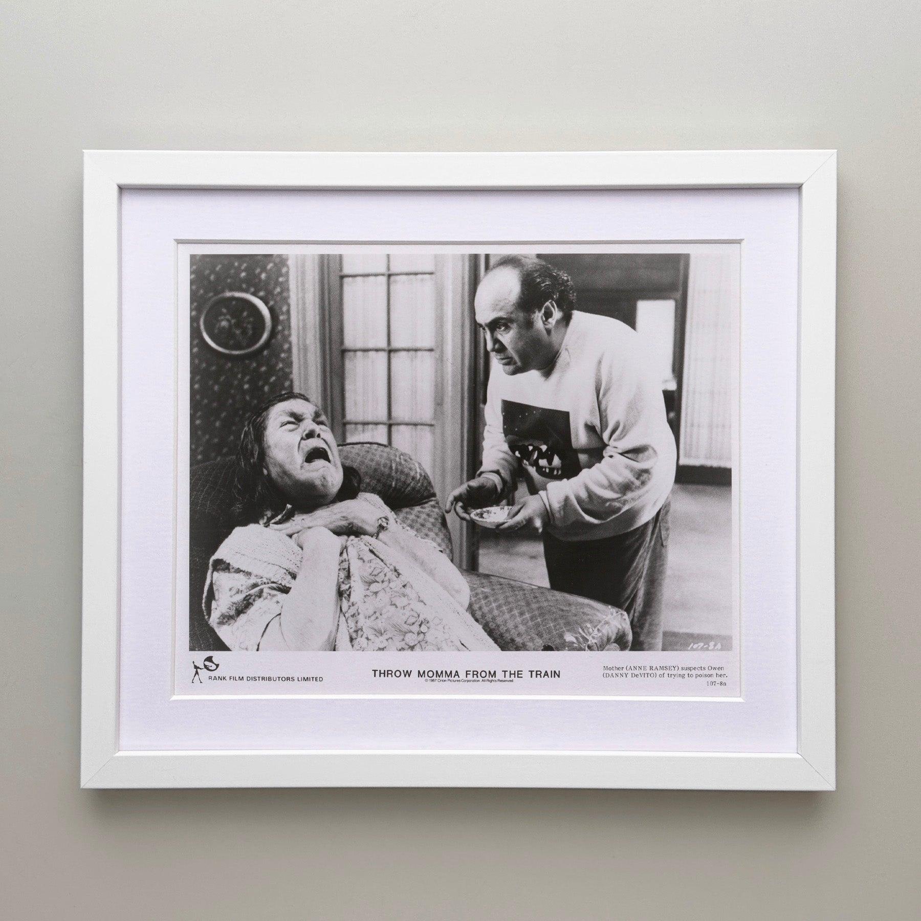 Américain Throw Momma from the Train (1987) Press Publicity Still - Encadré en vente