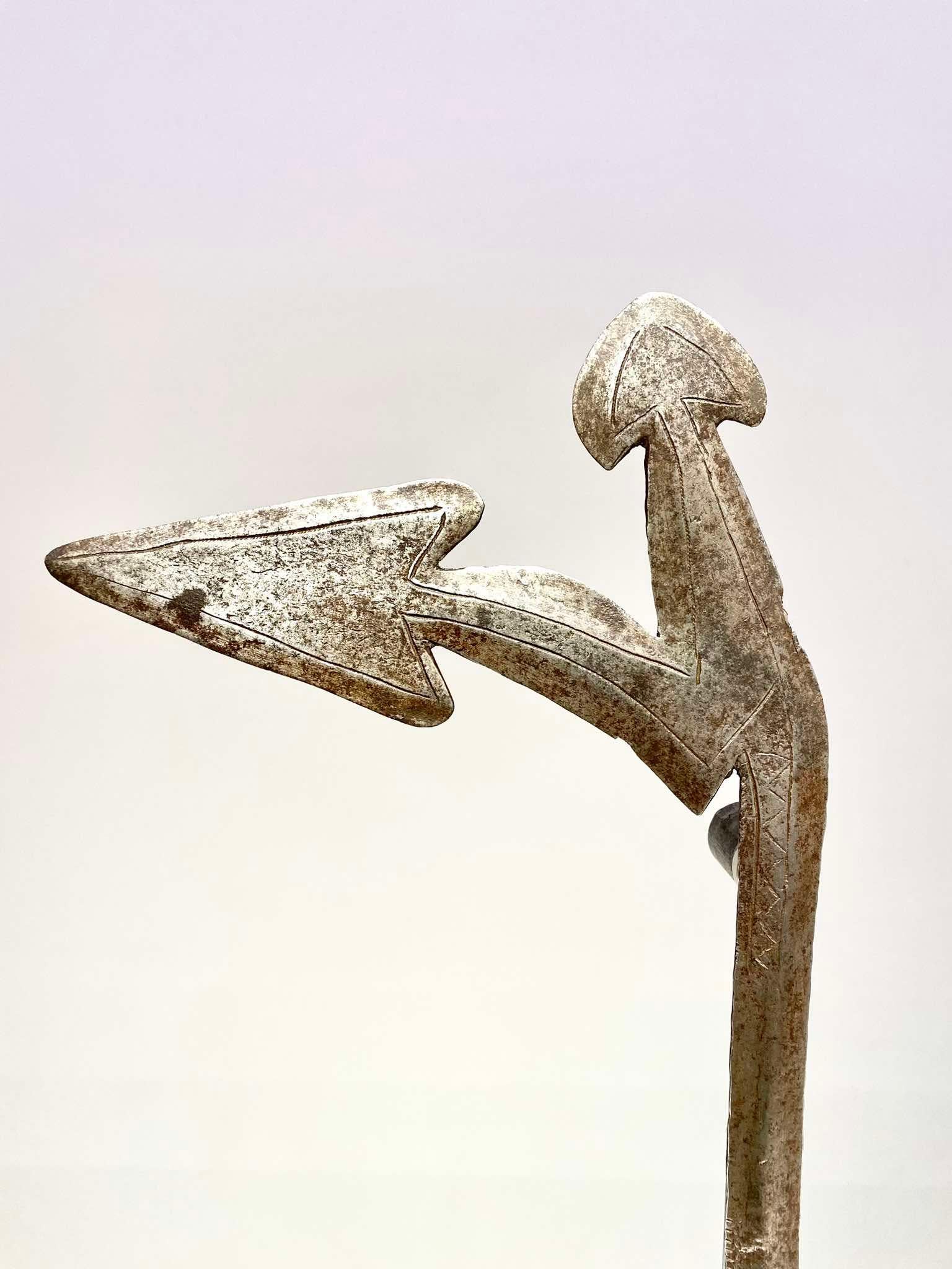Throwing Knife Of The Banda Yakpa People Mbugbu Central Africa Congo Kipinga In Good Condition For Sale In Leuven, BE