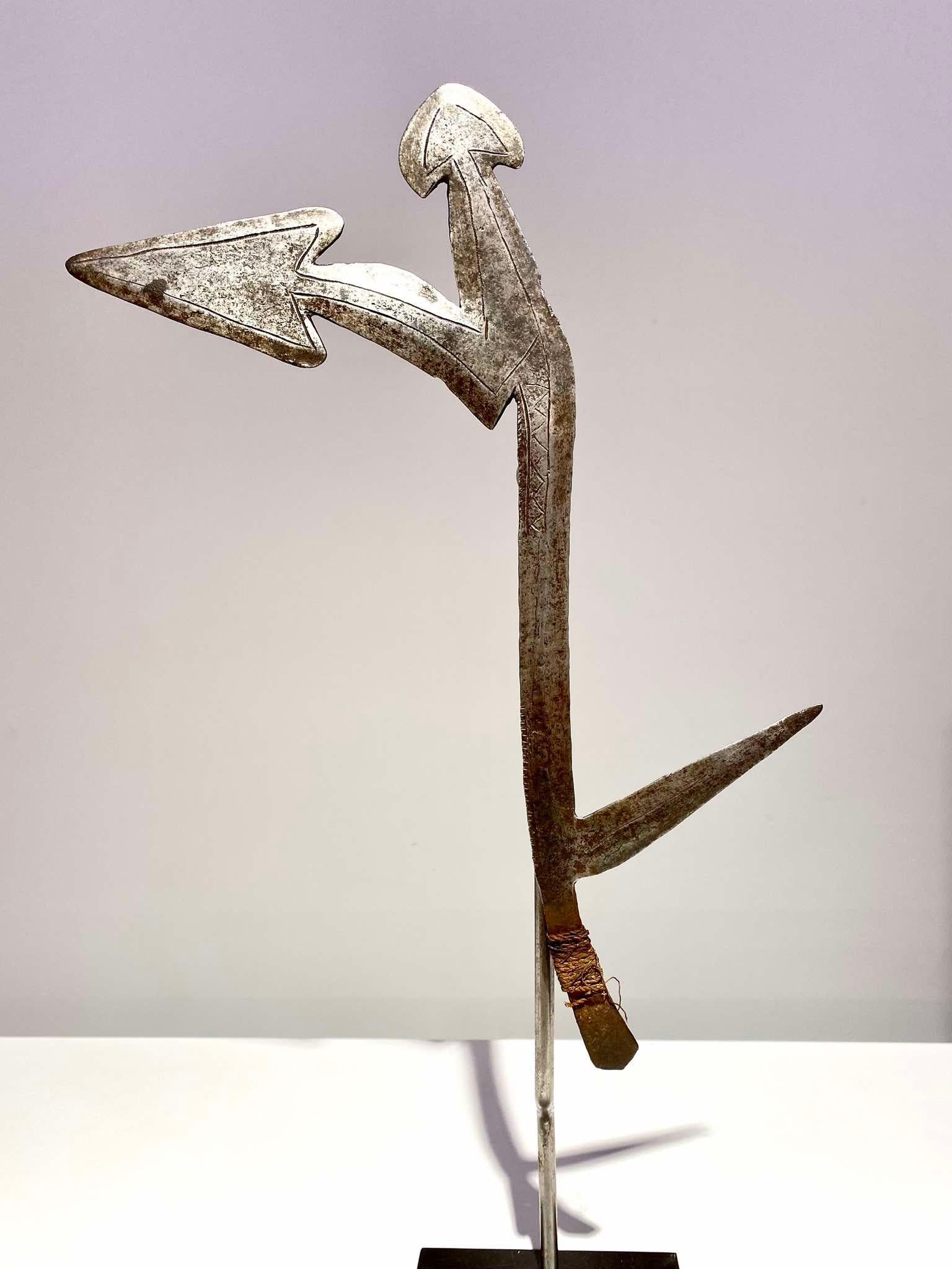 Throwing Knife Of The Banda Yakpa People Mbugbu Central Africa Congo Kipinga For Sale 2