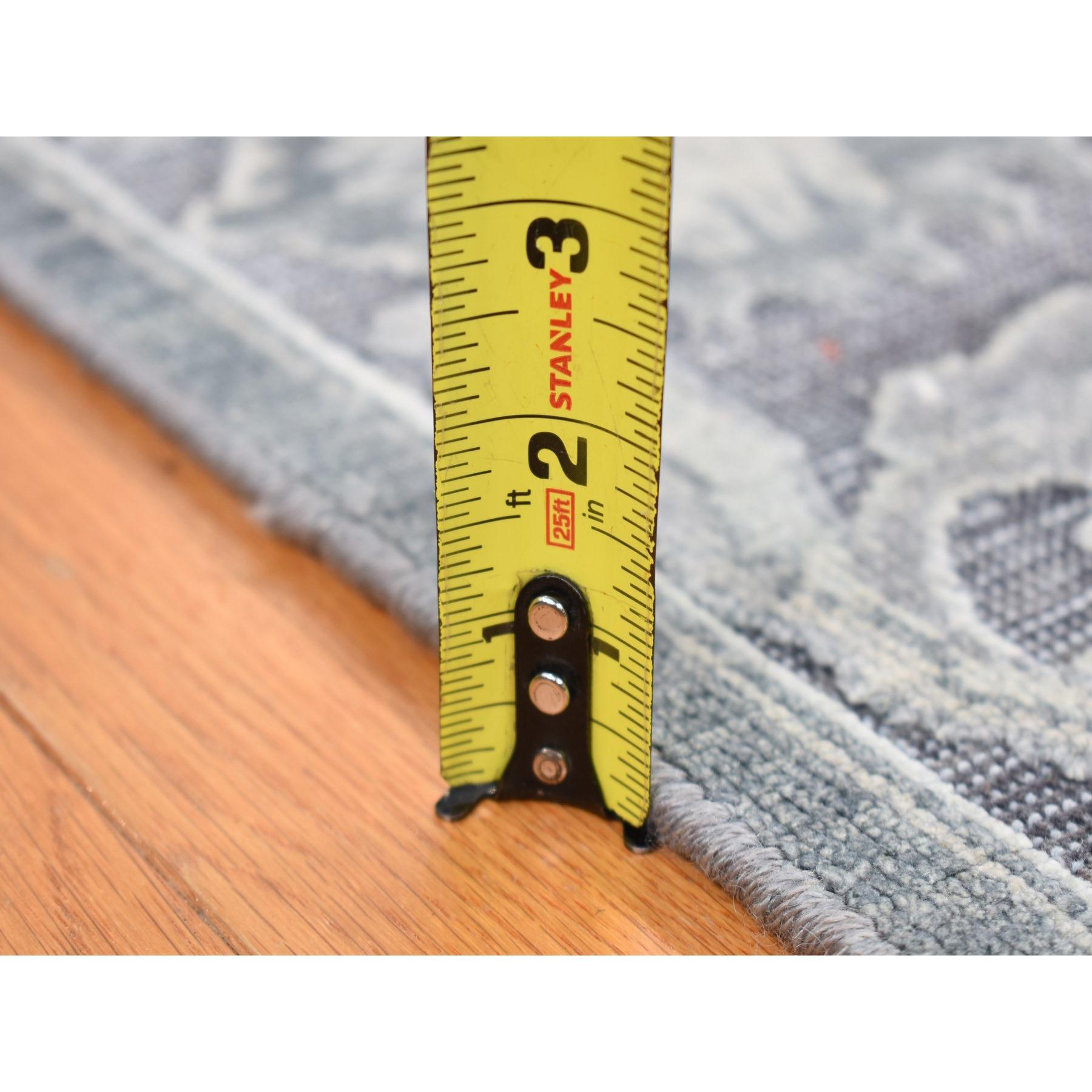 Tappeto orientale Thunder Gray annodato a mano con influenza Oushak in seta e lana 7'9