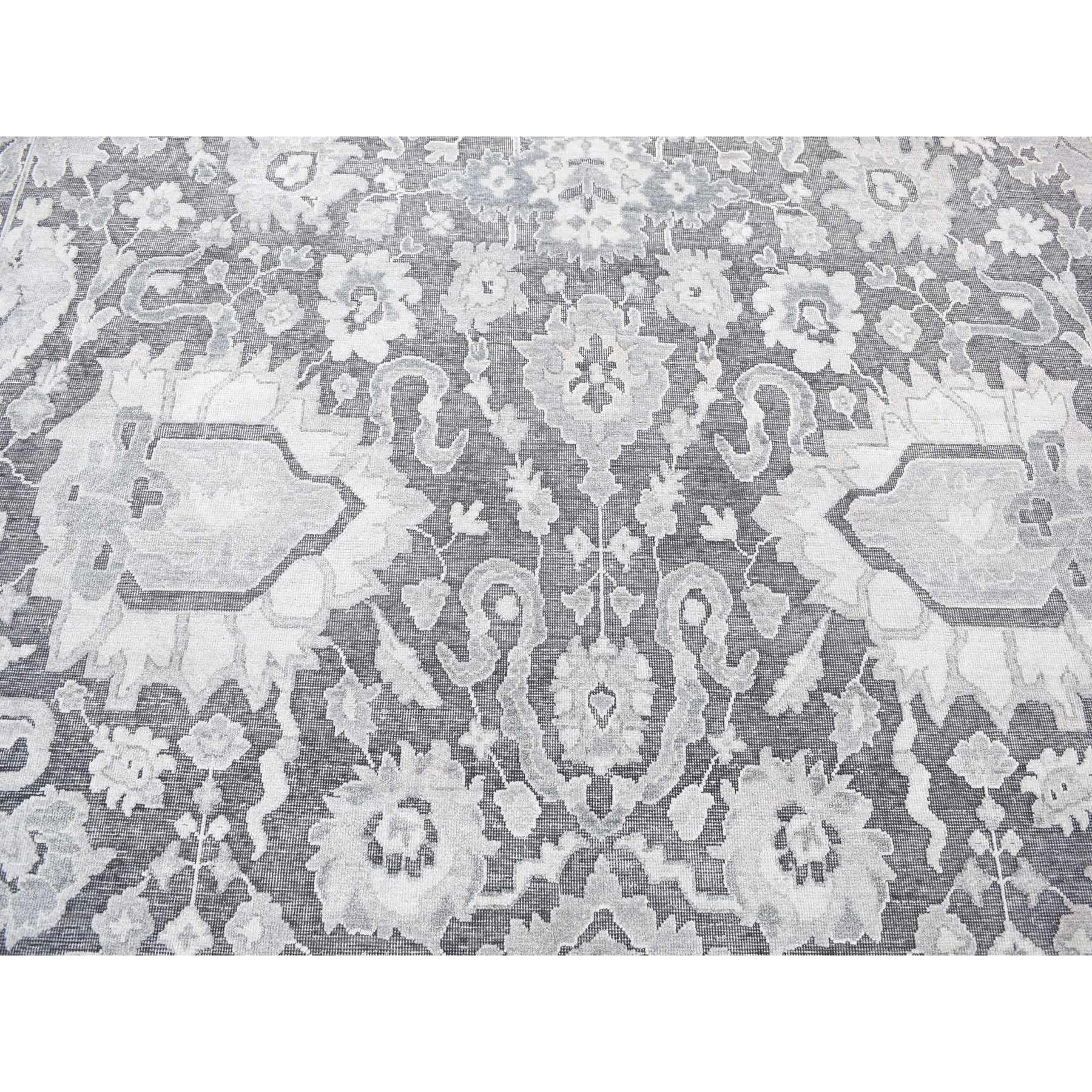 Tappeto orientale Thunder Gray annodato a mano con influenza Oushak in seta e lana 7'9