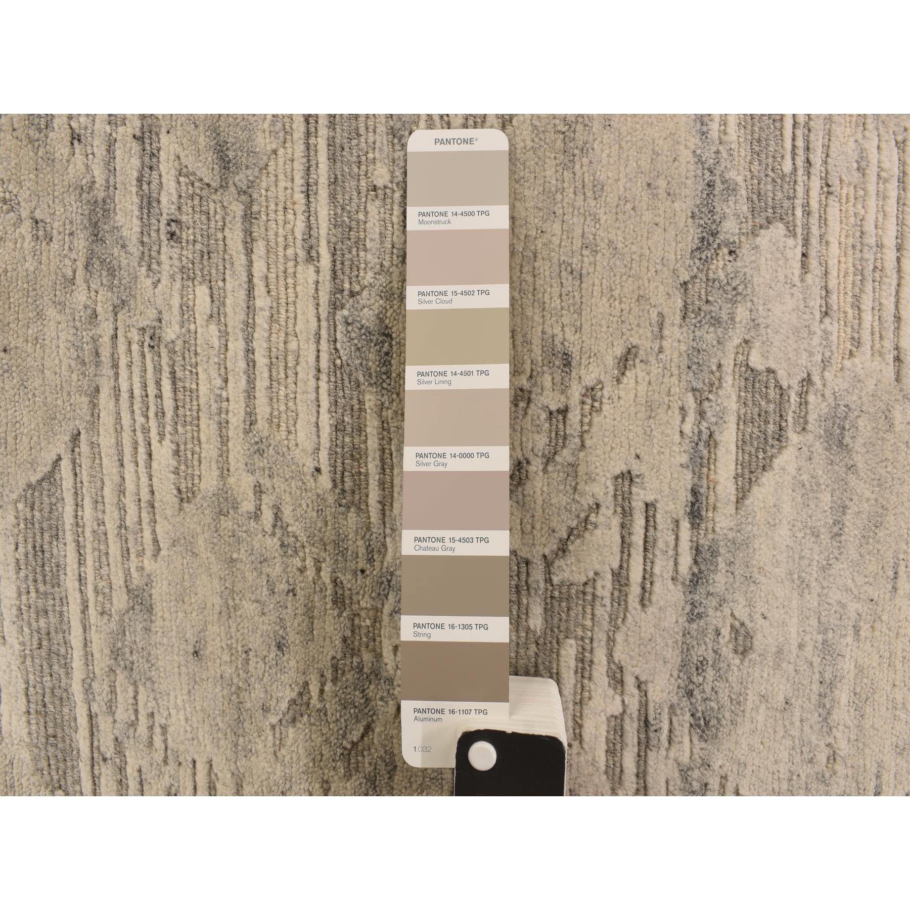 Thunder Gray Undyed Modern Handgeknüpfter runder Teppich aus natürlicher Wolle 8'1