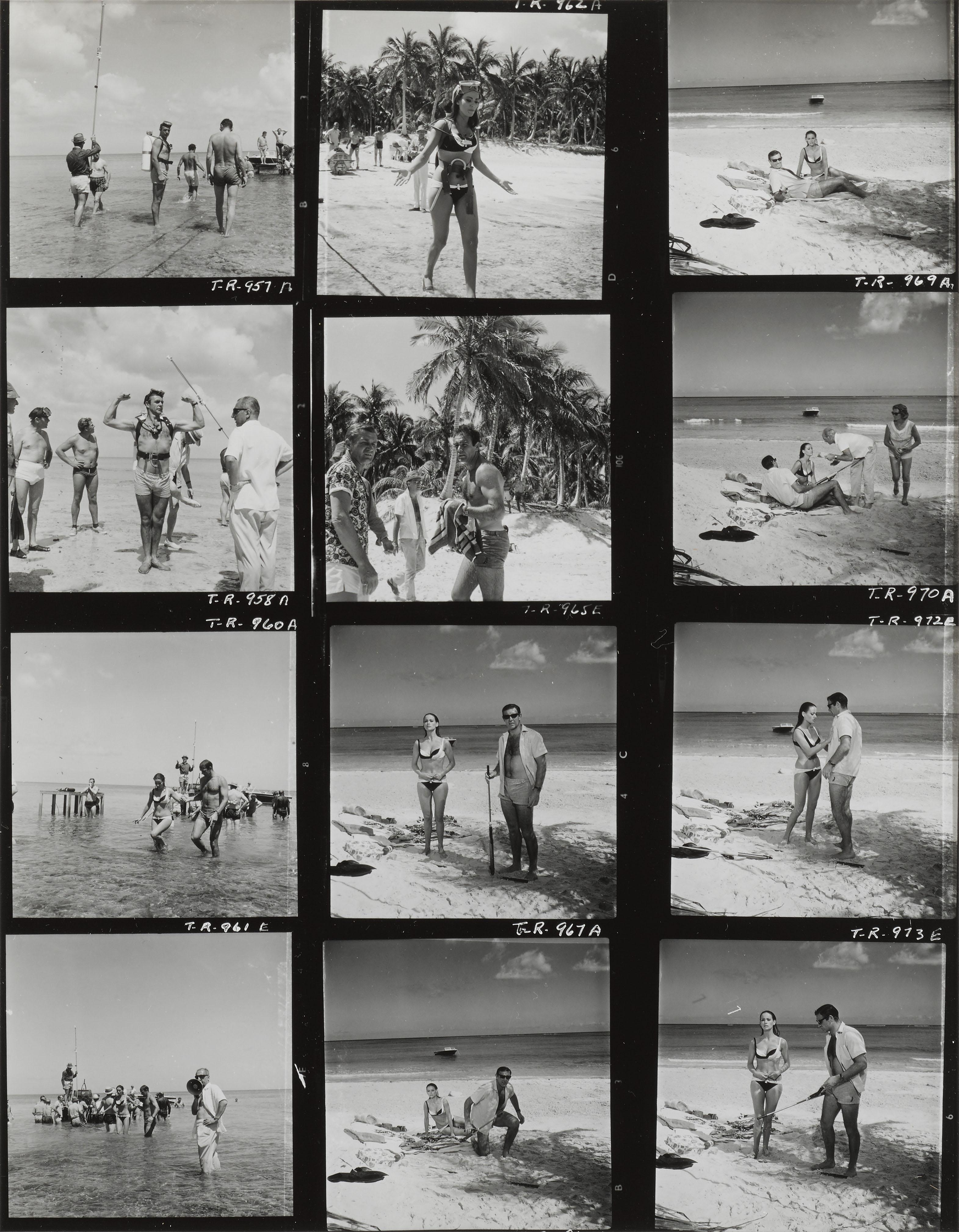 Original très rare planche contact de studio de Thunderball 1965. Il s'agit du quatrième film de la série James Bond, produit par Eon Productions, avec Sean Connery dans le rôle principal. Le film a été réalisé par Terence Young, qui avait réalisé
