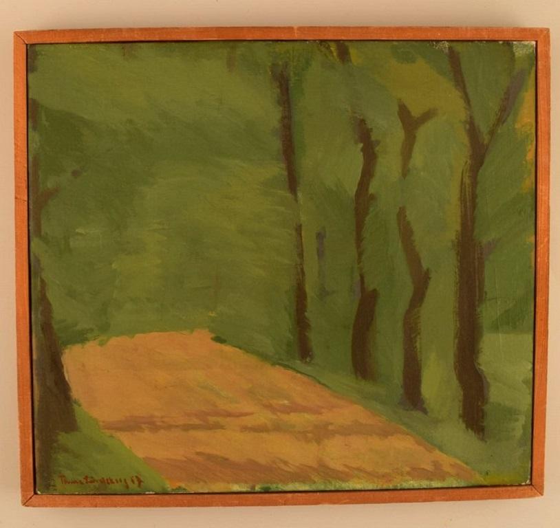 Thure Lindskog, listed Swedish artist. Oil on canvas. Modernist landscape with trees. Dated 1957.
The canvas measures: 36 x 32 cm.
The frame measures: 1 cm.
In excellent condition.
Signed and dated.