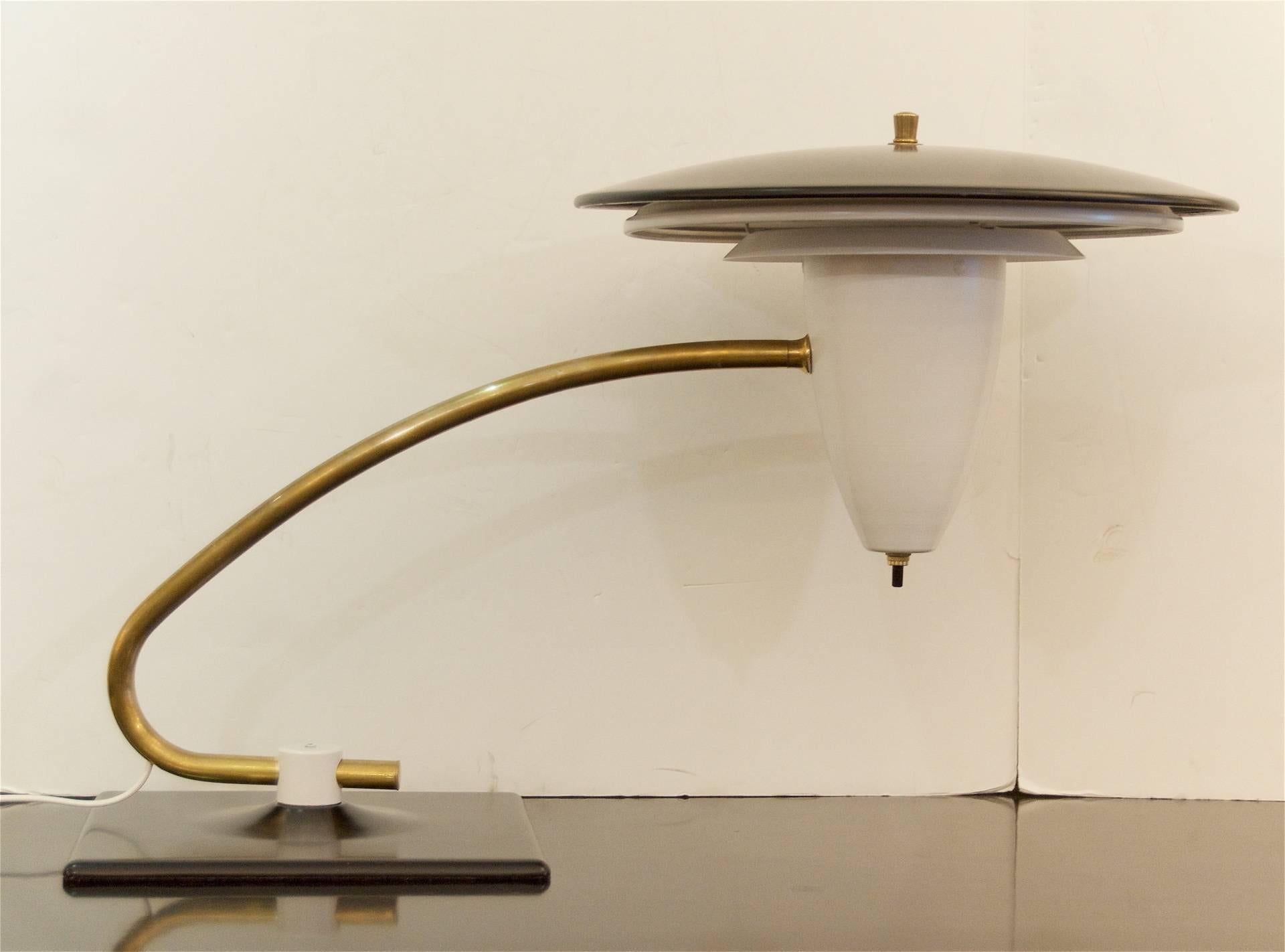Thurston Style Flying Disc Swivel Desk Lamp In Excellent Condition In Stamford, CT