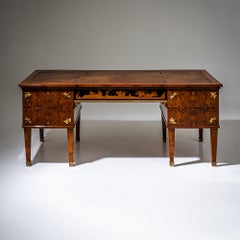 Escritorio de madera de tuya con nudos, Plat, Italia, hacia 1900