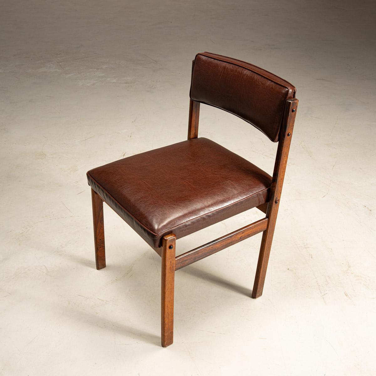 Mid-Century moderno Sedie da pranzo 'Tião', di Sergio Rodrigues, design brasiliano del metà del secolo scorso in vendita