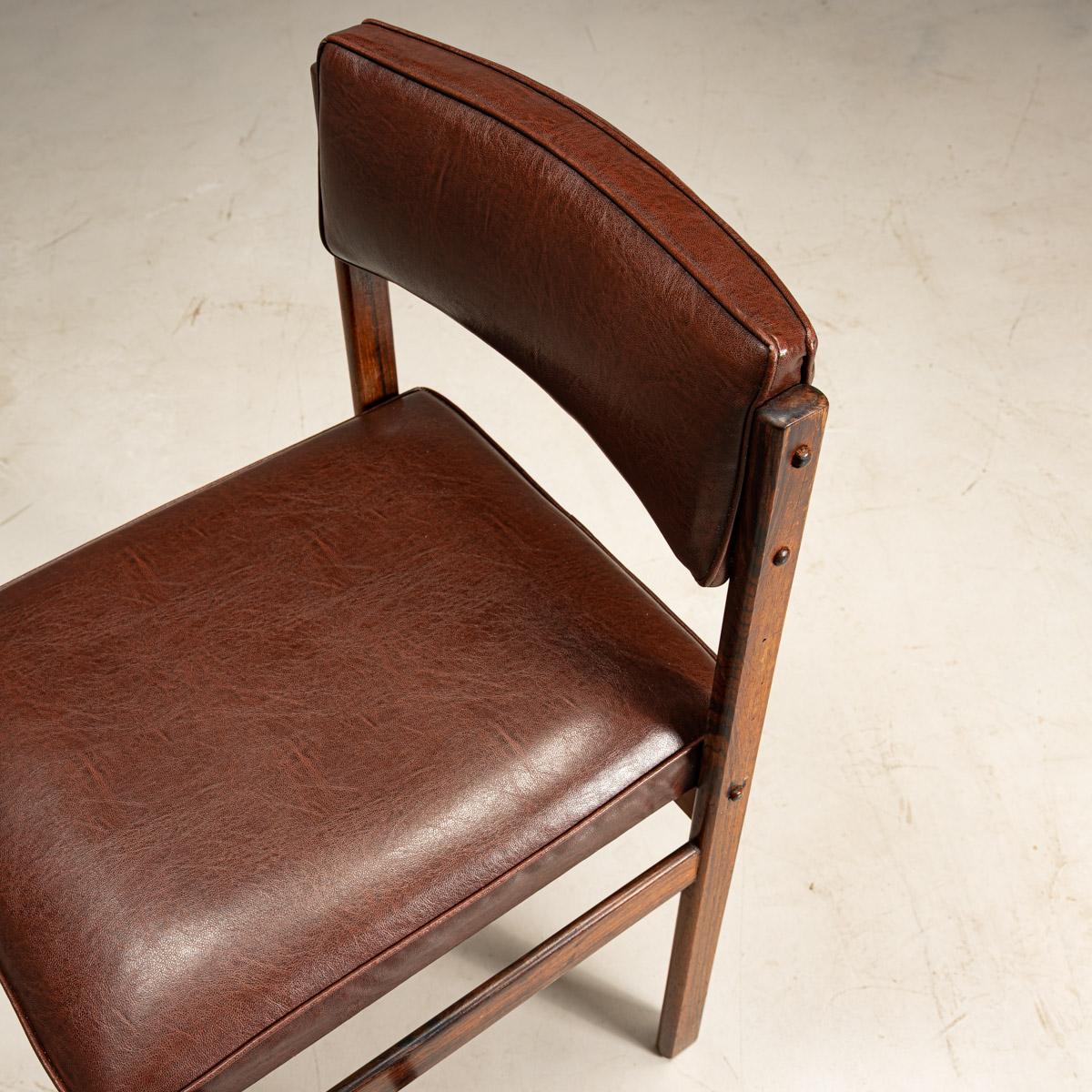 XX secolo Sedie da pranzo 'Tião', di Sergio Rodrigues, design brasiliano del metà del secolo scorso in vendita