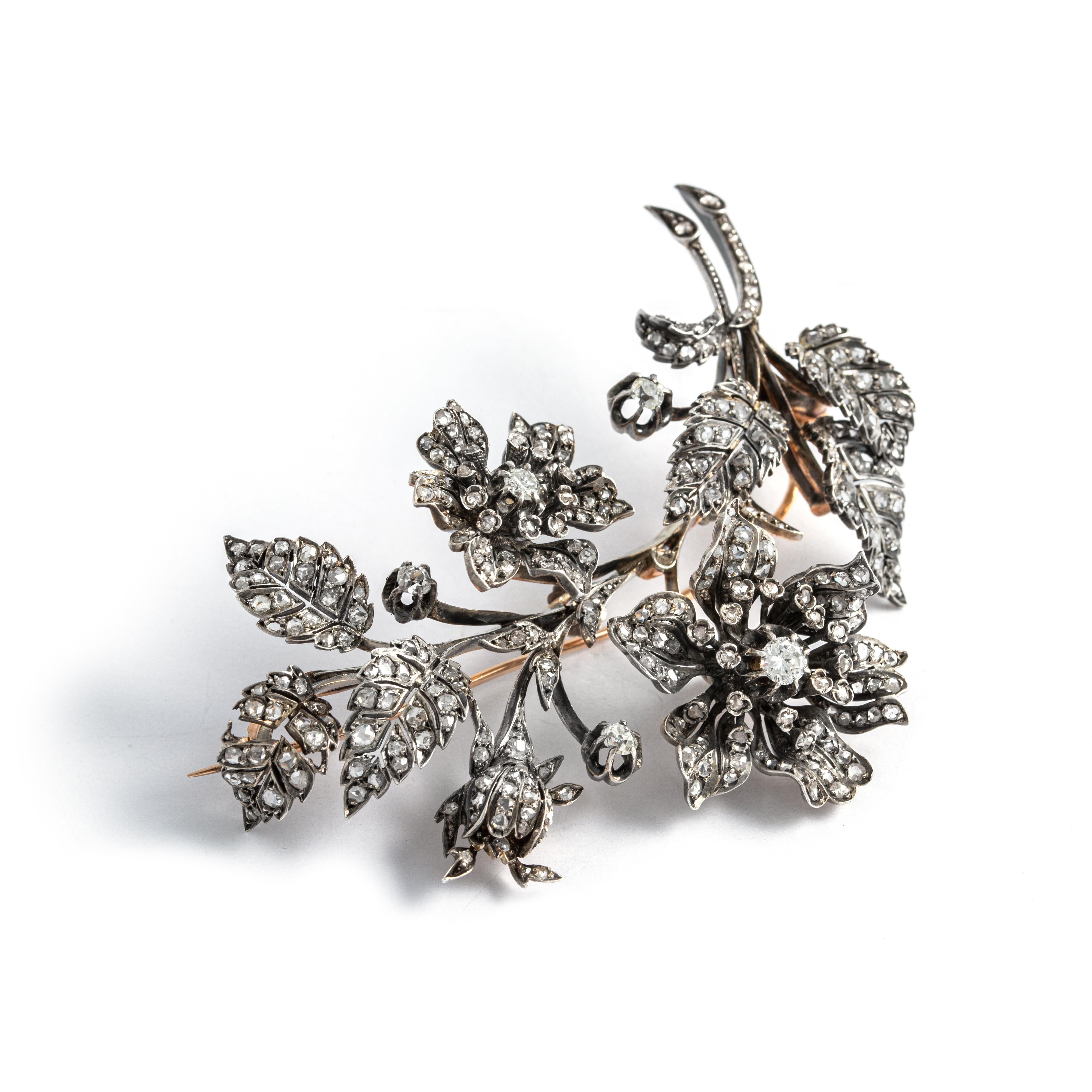 Women's or Men's Tiara Convertible En Tremblant Flower Diamond Brooch For Sale